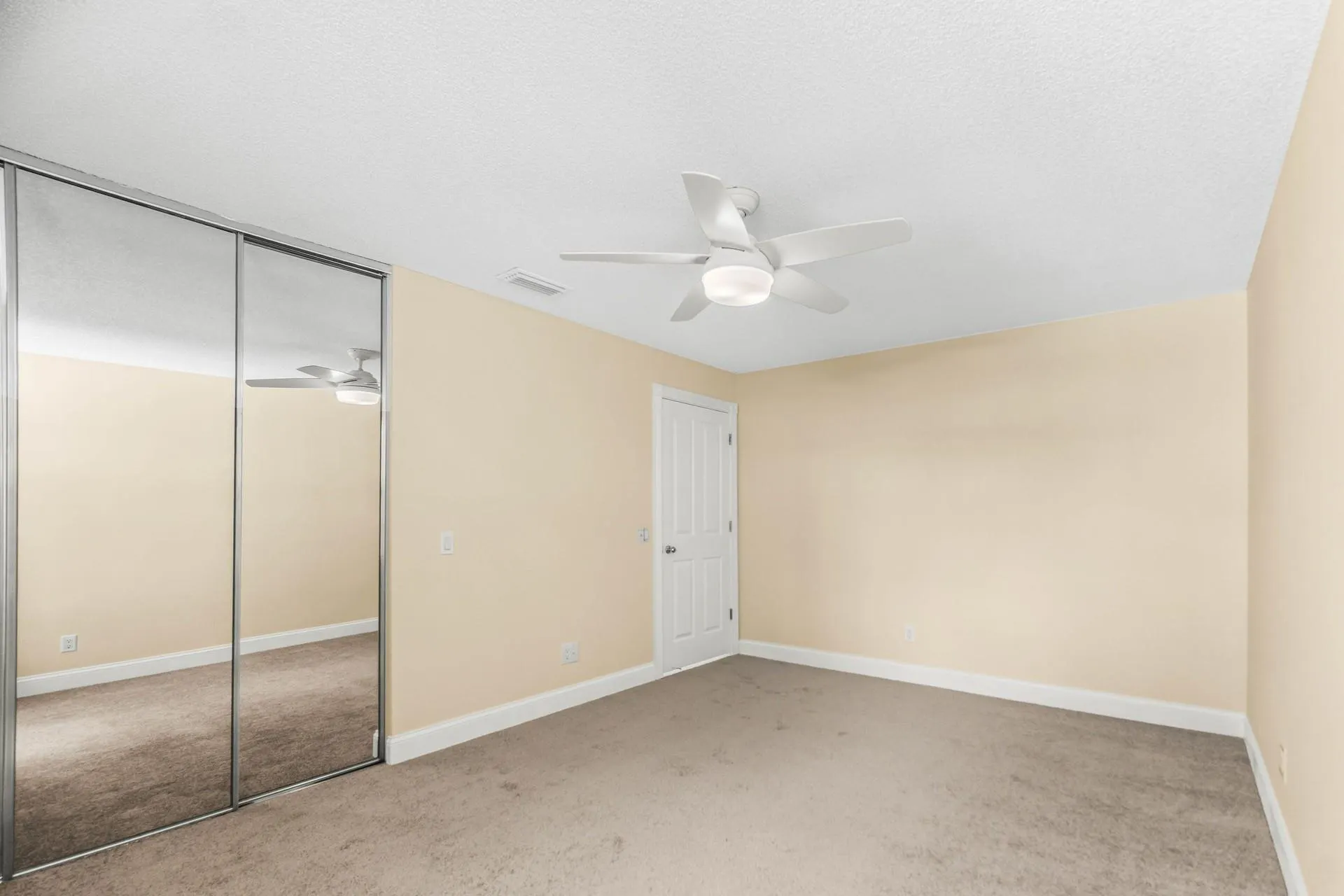 4186 Royal oaks Dr