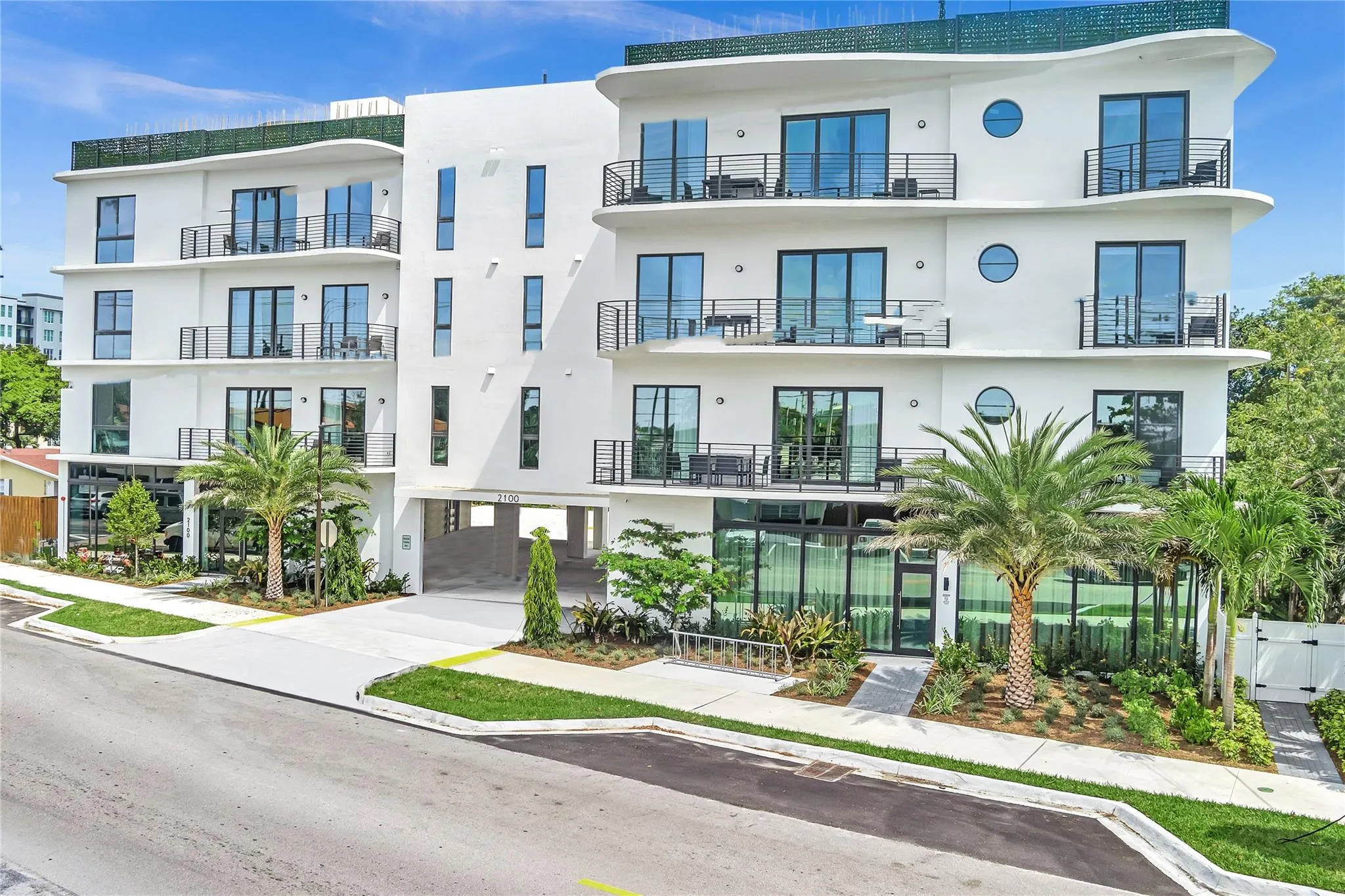2100 Miami Rd, #204