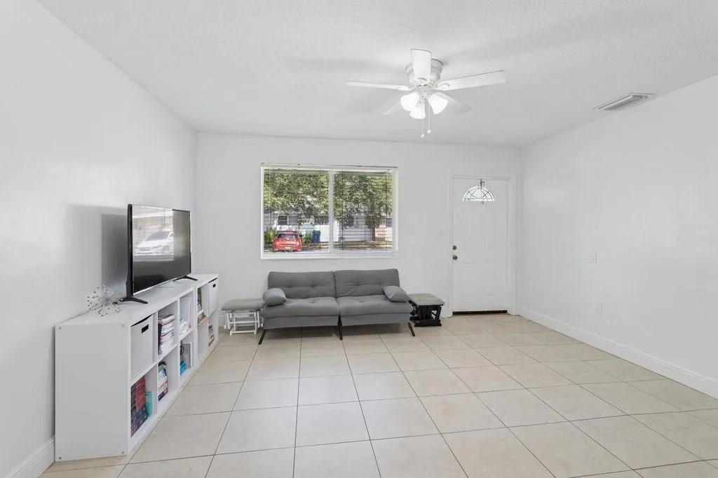 6888 NW 30th St