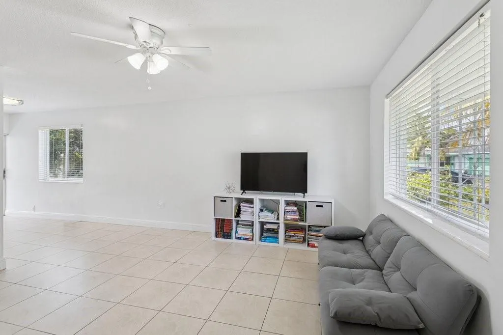 6888 NW 30th St