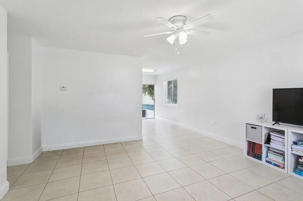 6888 NW 30th St