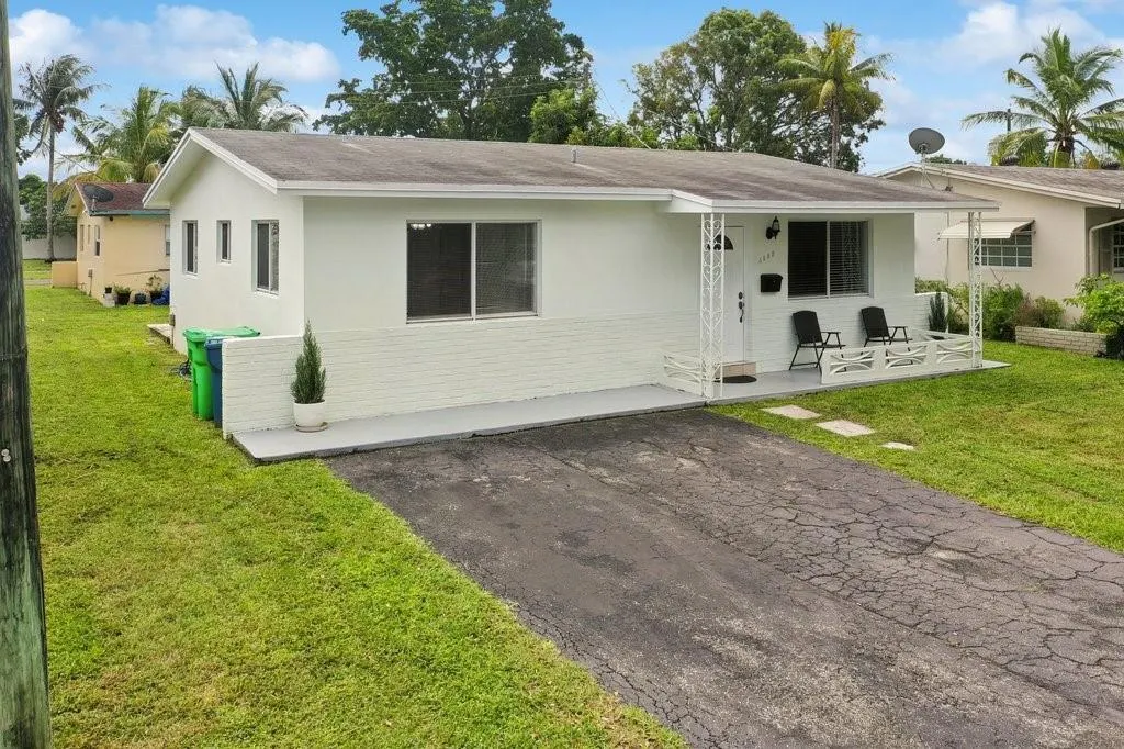 6888 NW 30th St