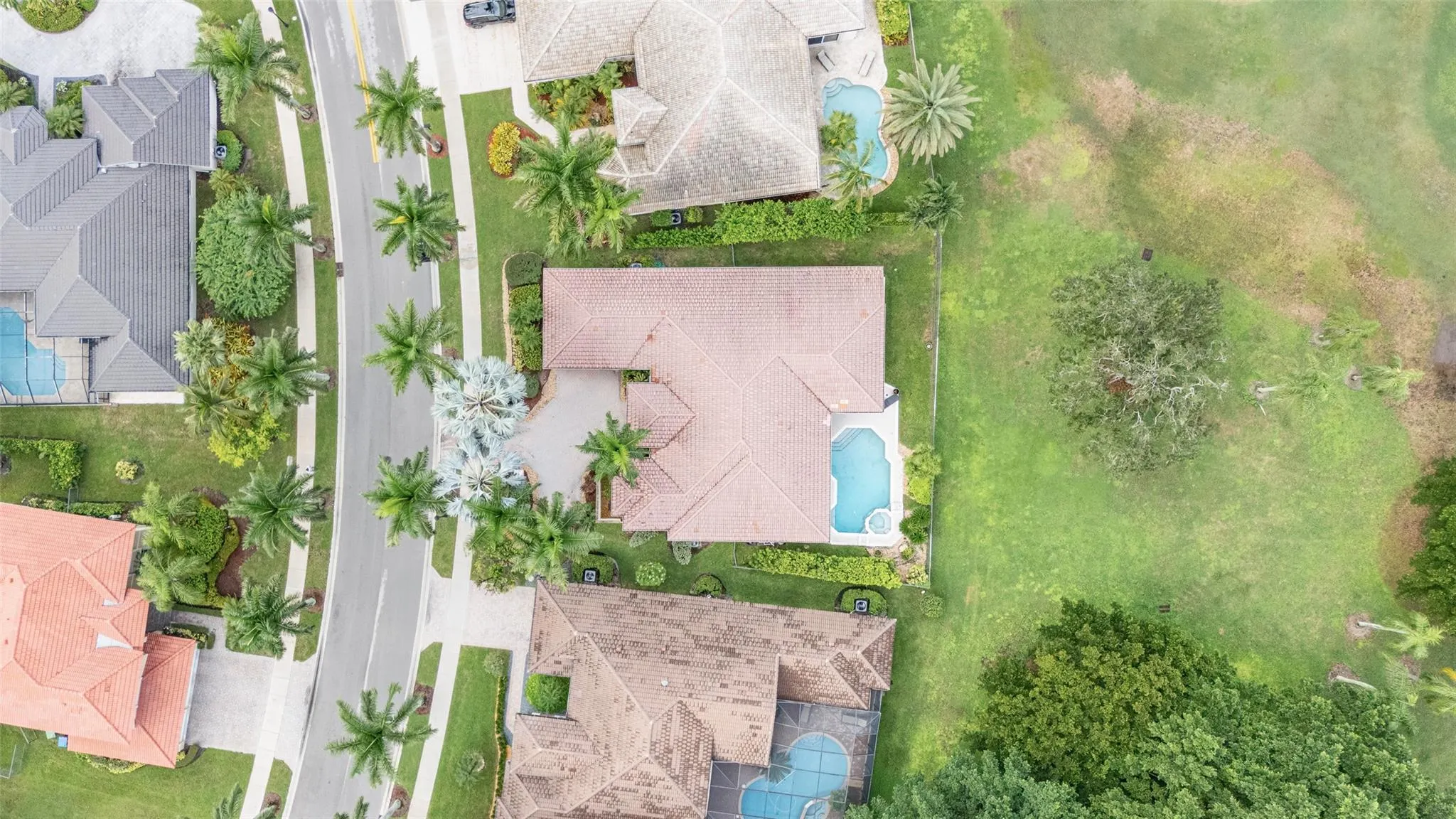 2534 Golf View Dr