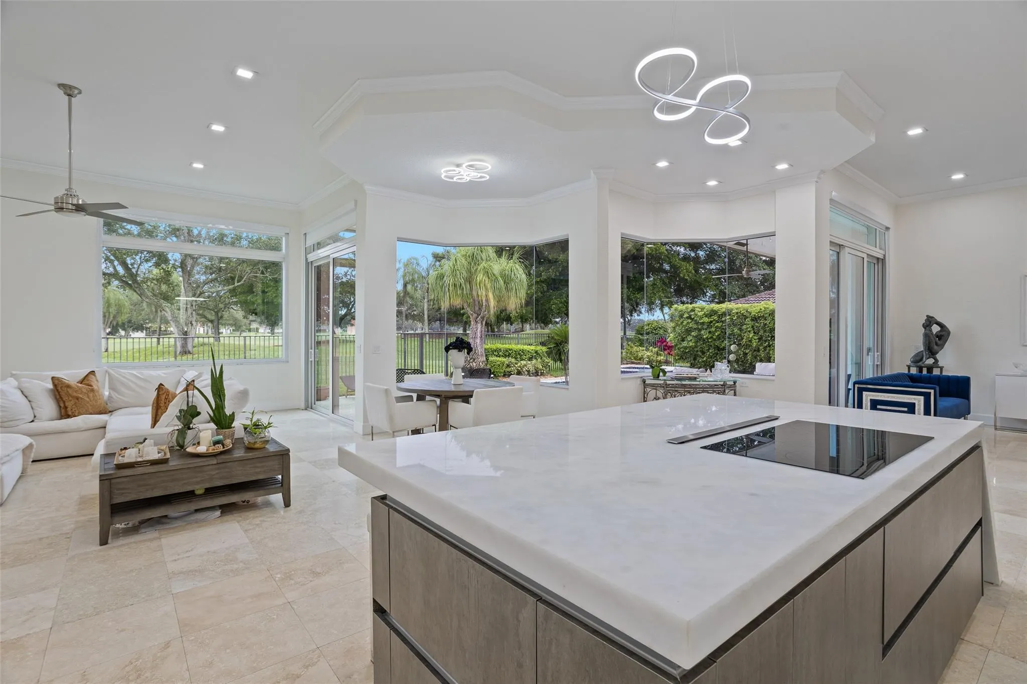 2534 Golf View Dr