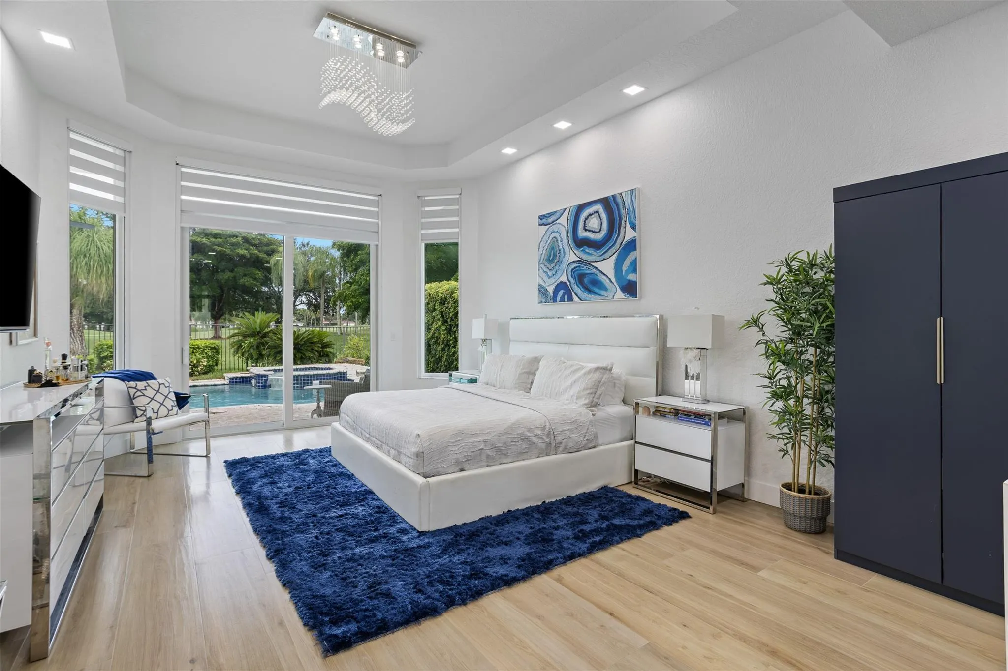 2534 Golf View Dr