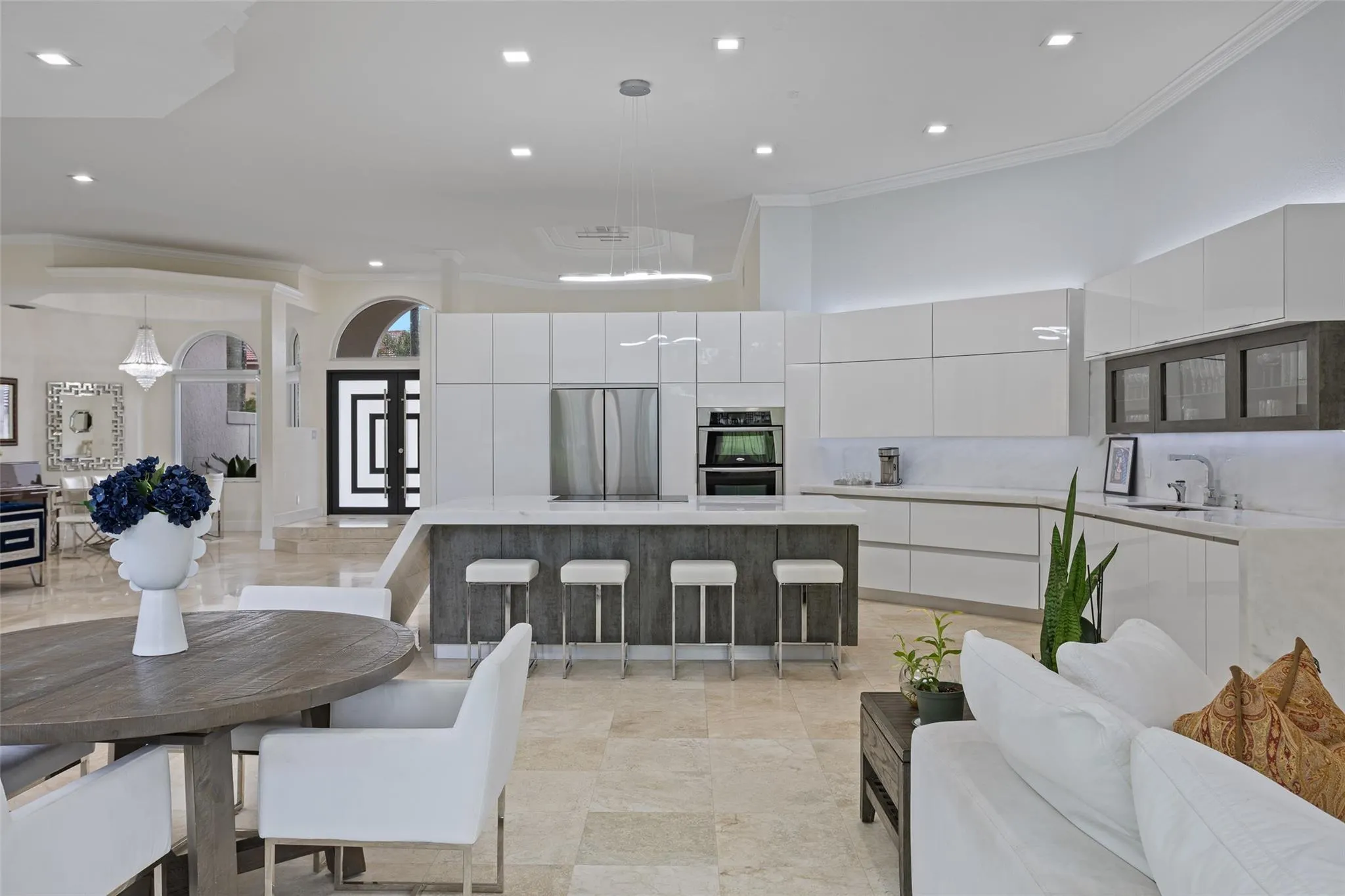 2534 Golf View Dr