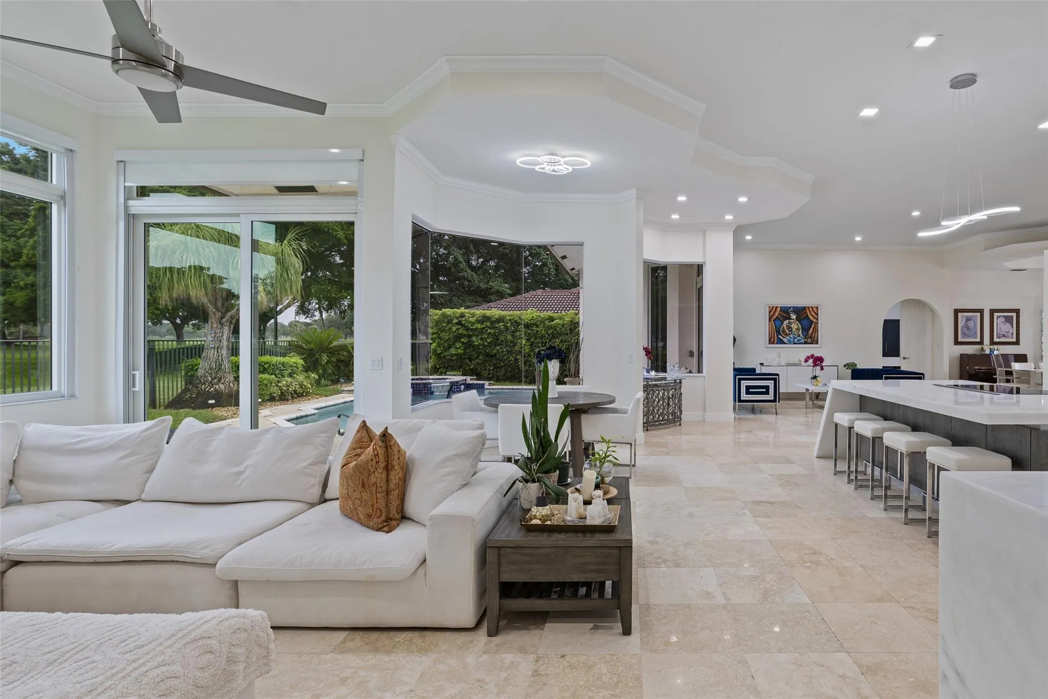 2534 Golf View Dr