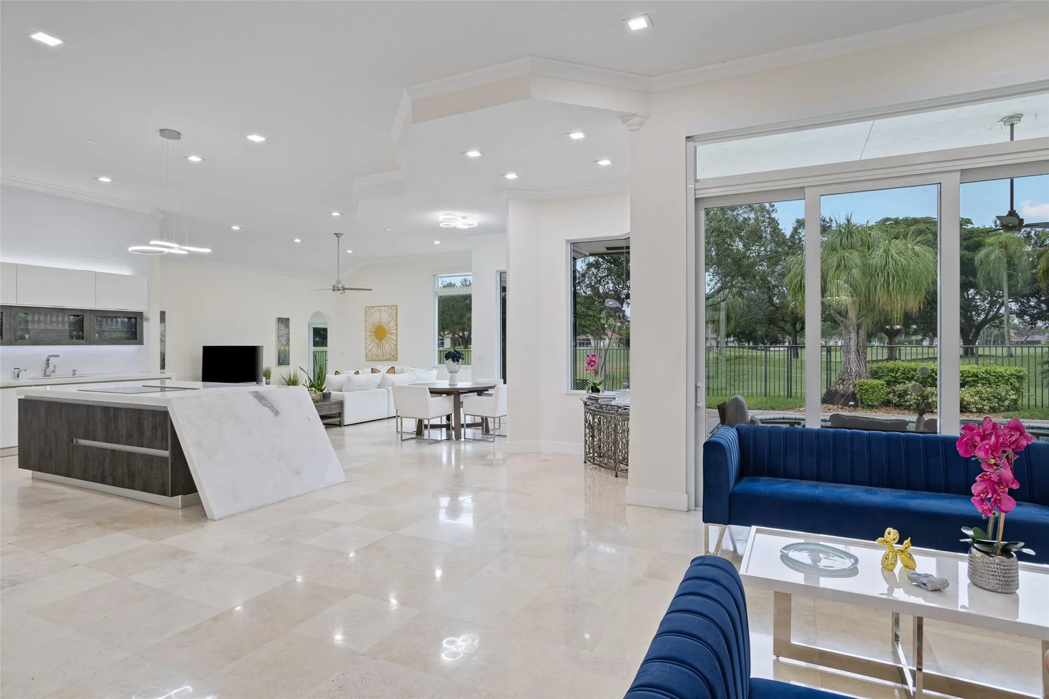 2534 Golf View Dr