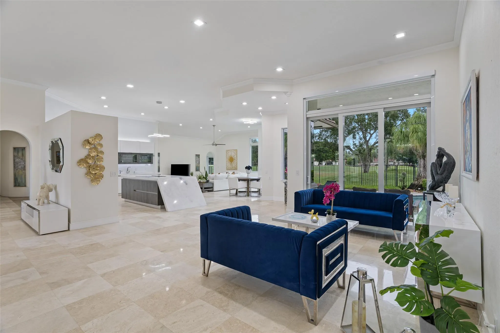2534 Golf View Dr