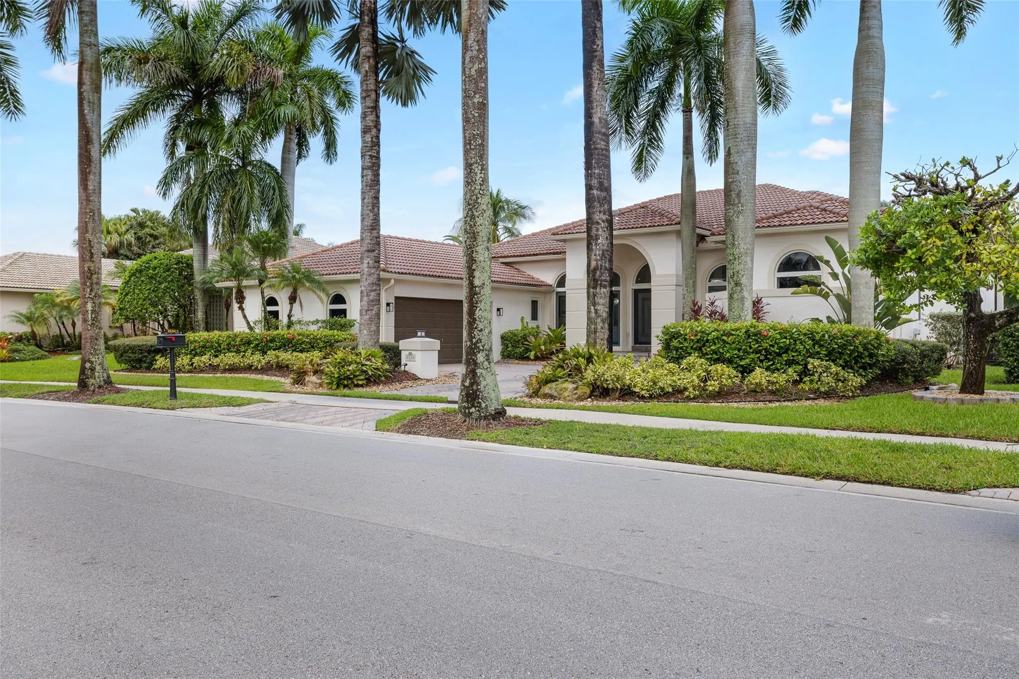 2534 Golf View Dr