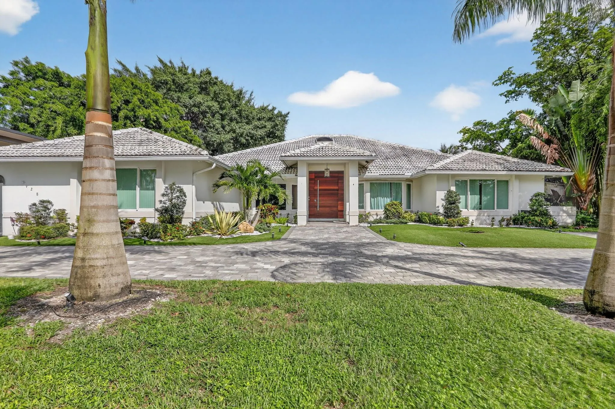 5928 NW 77th Ter