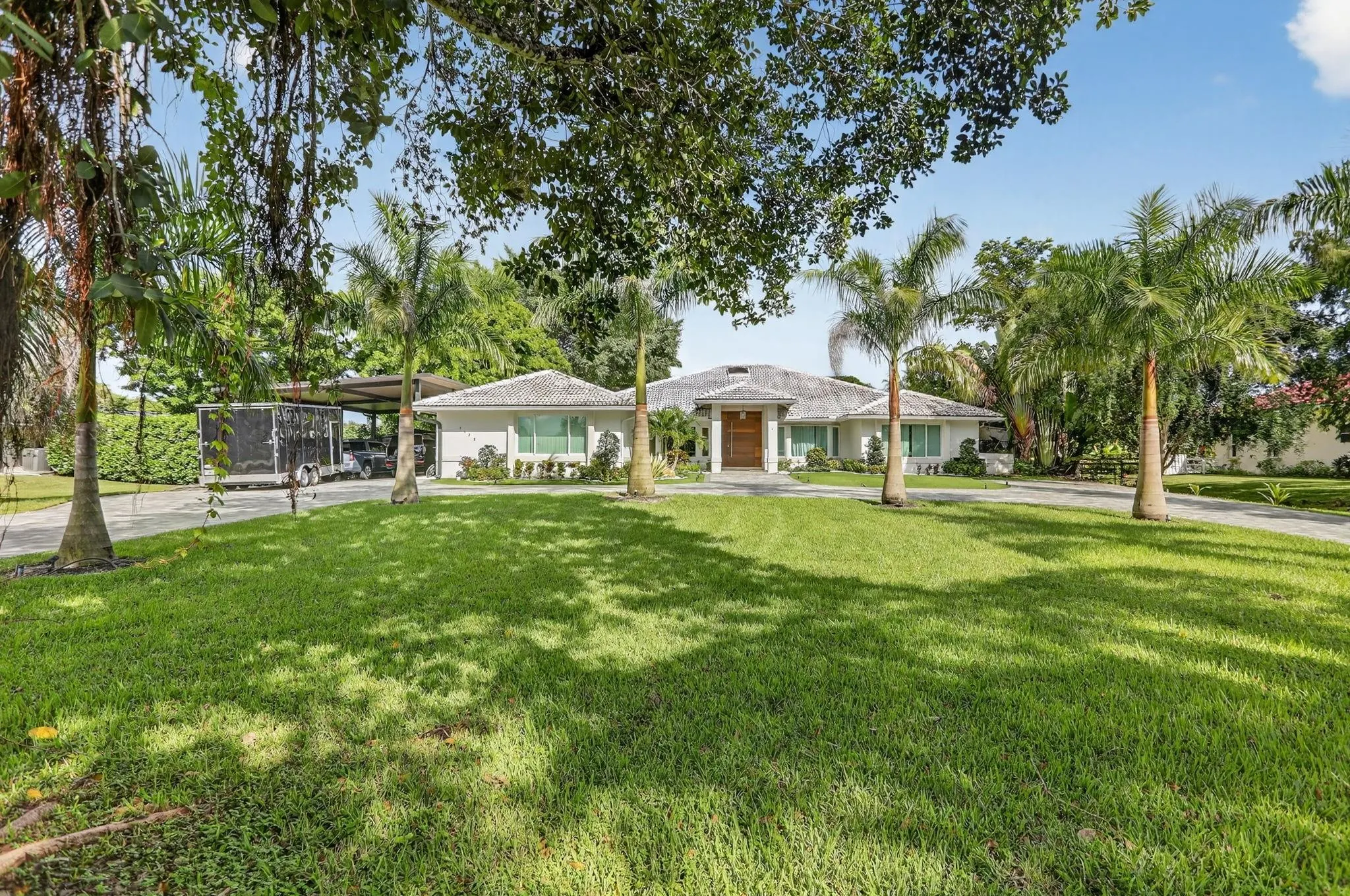 5928 NW 77th Ter