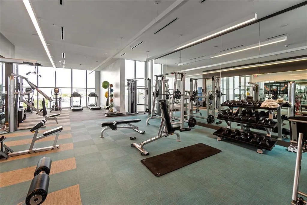 3900 Biscayne Blvd, #813