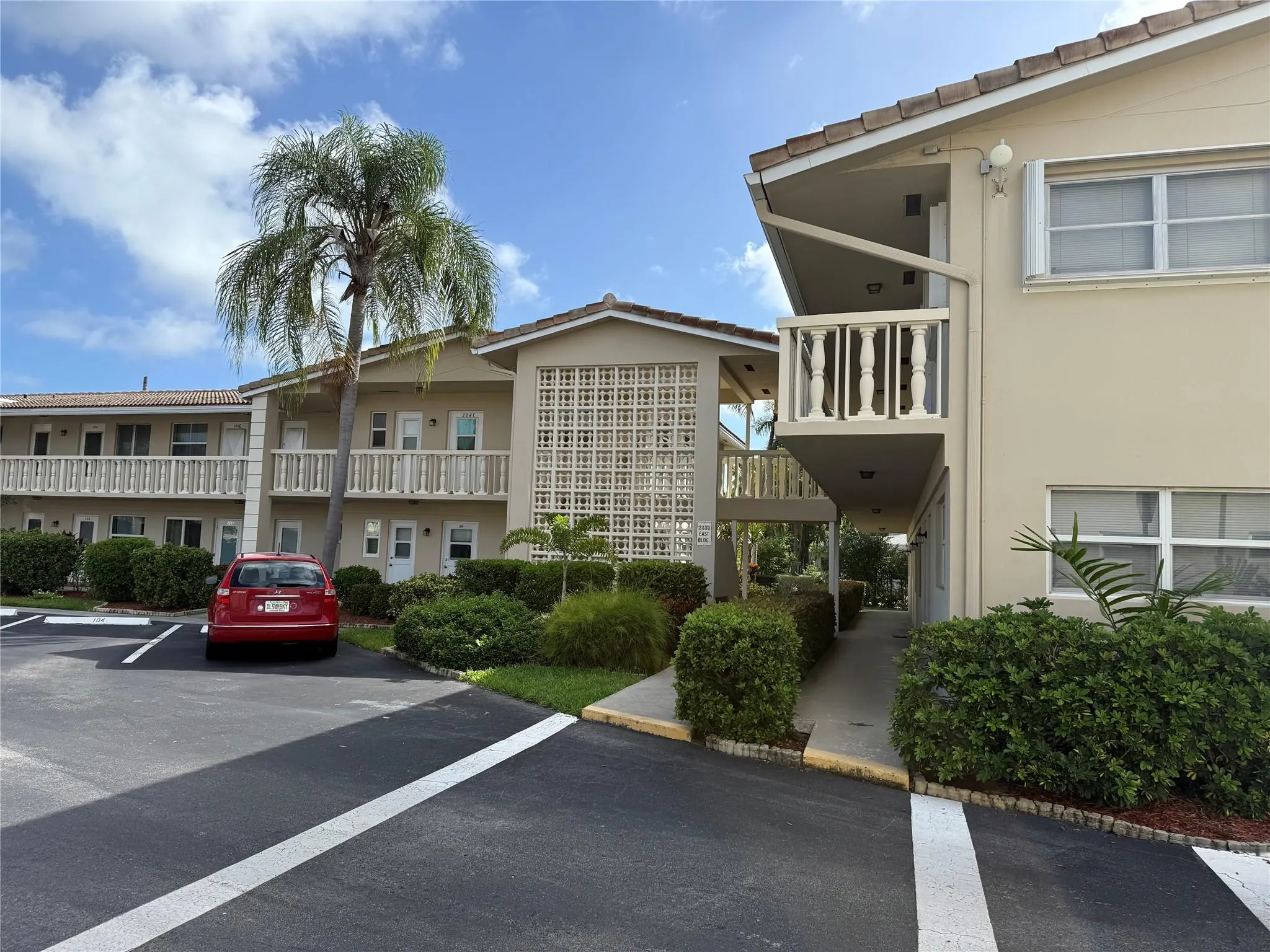 2131 NE 42nd Ct, #202E