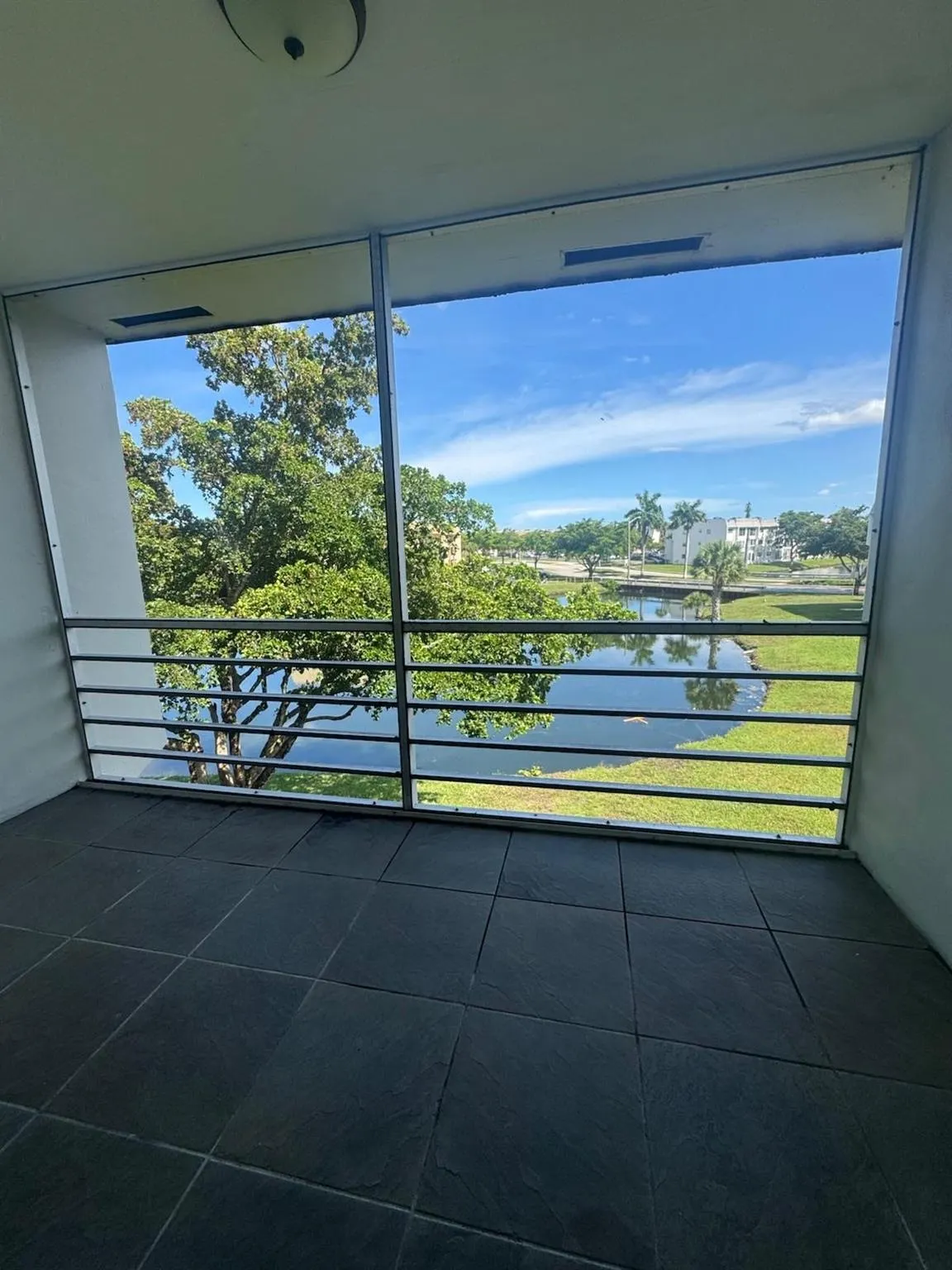 8600 Sunrise Lakes Blvd, #303