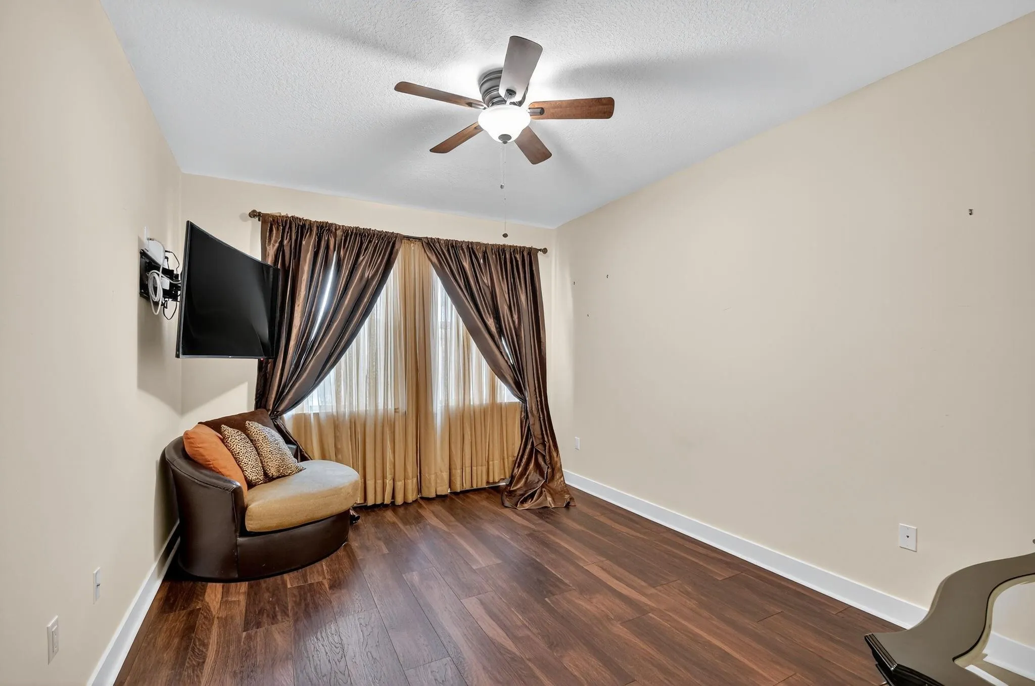 3008 Hop Tree Way