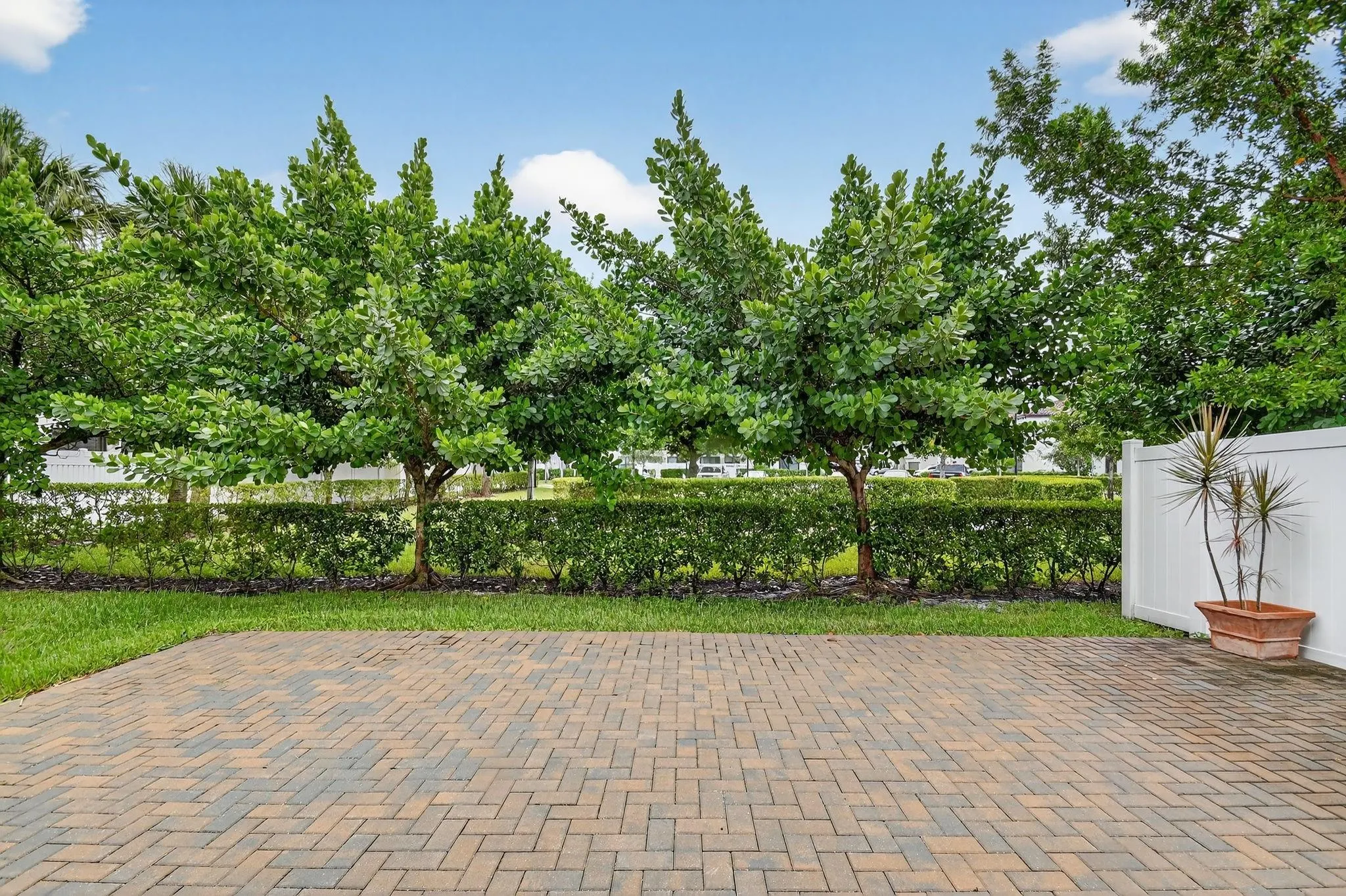 3008 Hop Tree Way