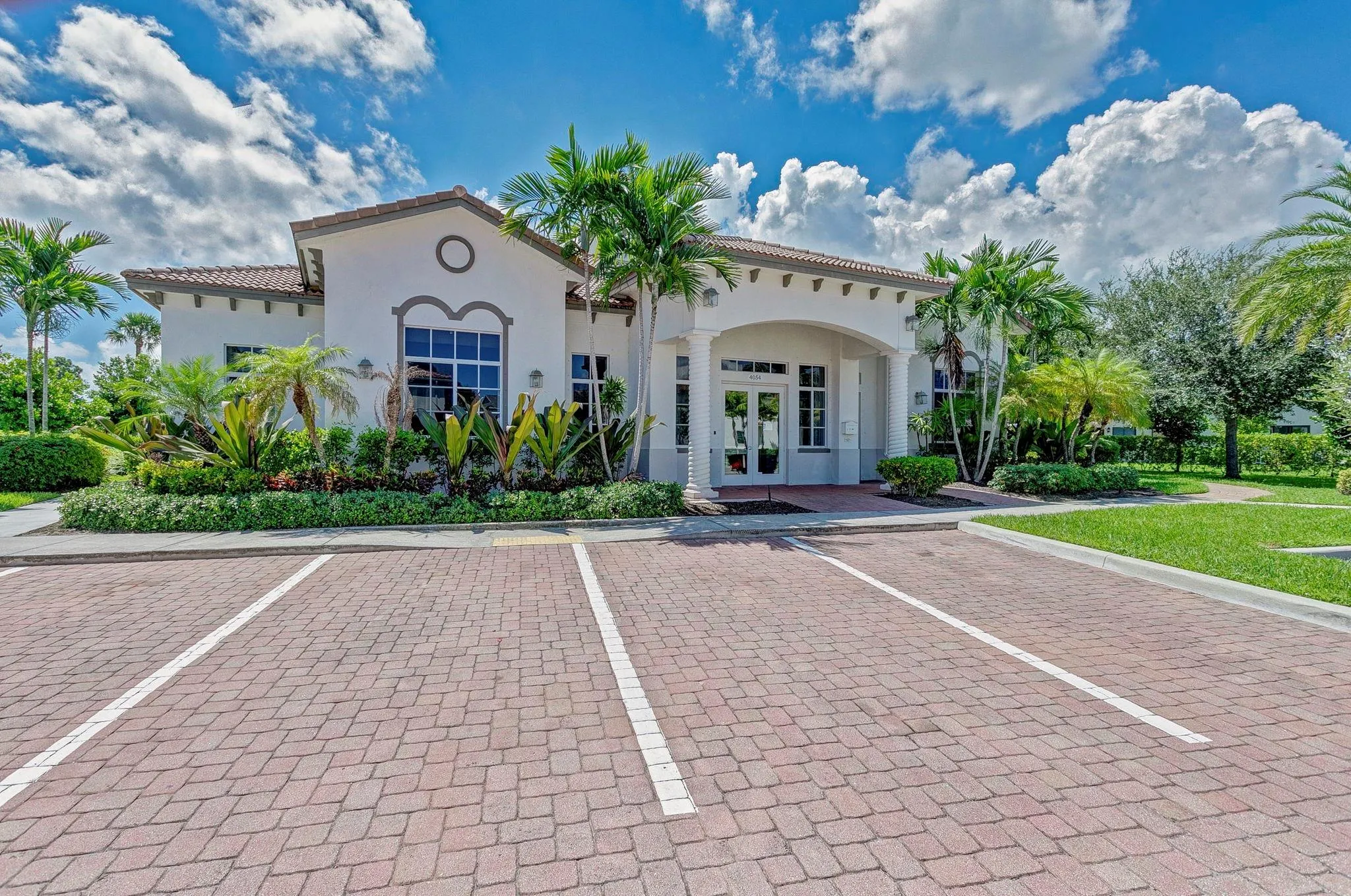 3008 Hop Tree Way