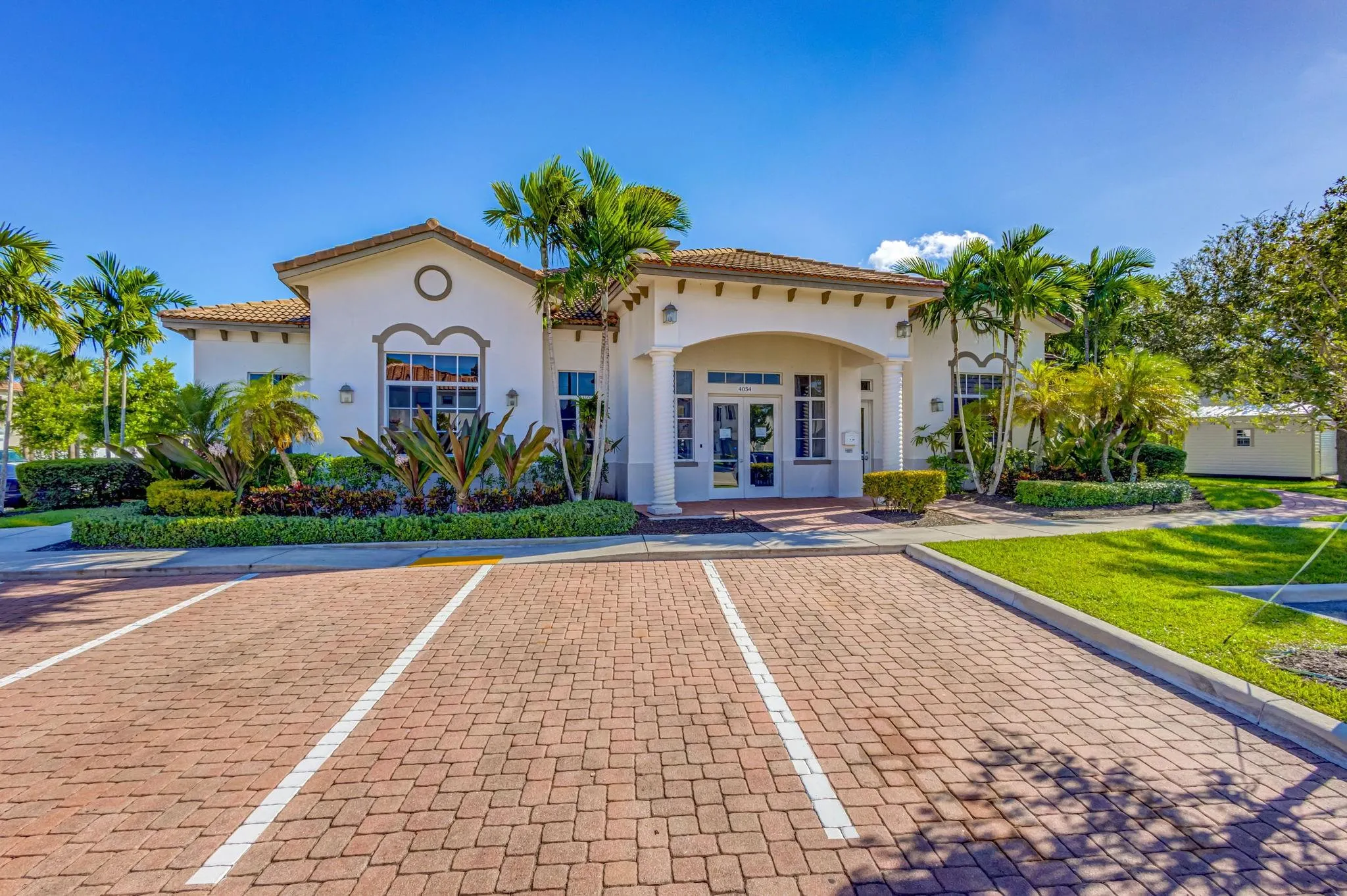 3008 Hop Tree Way