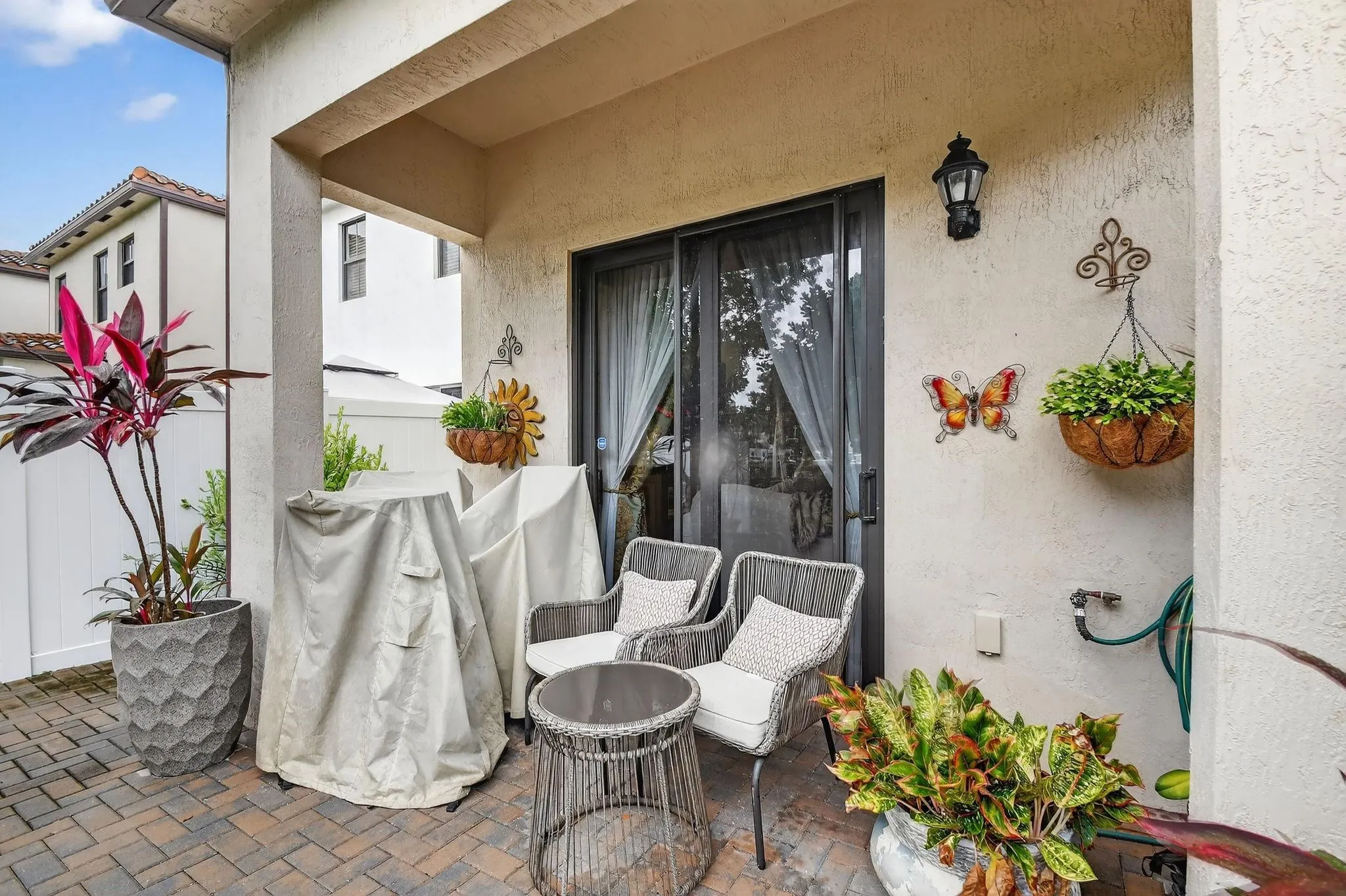 3008 Hop Tree Way