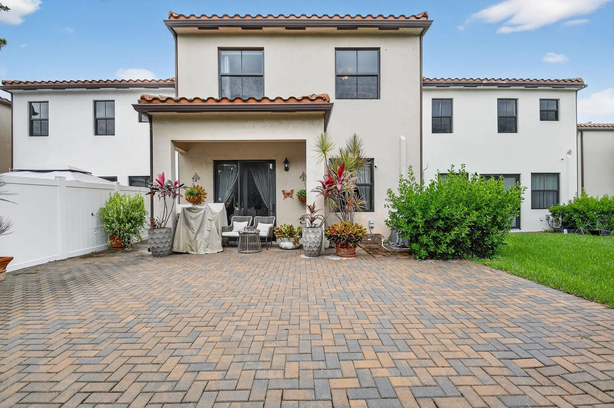 3008 Hop Tree Way