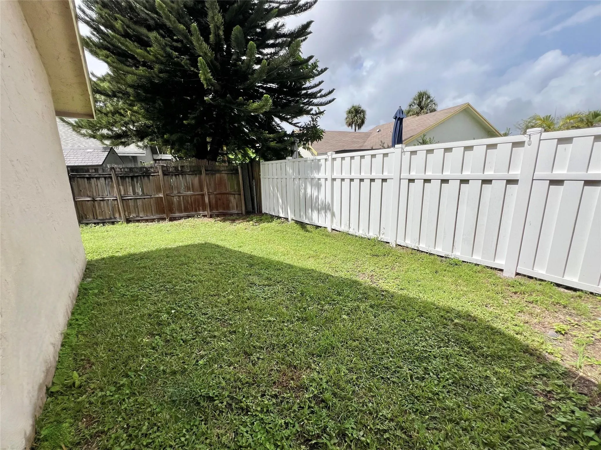 7321 NW 38th Ct