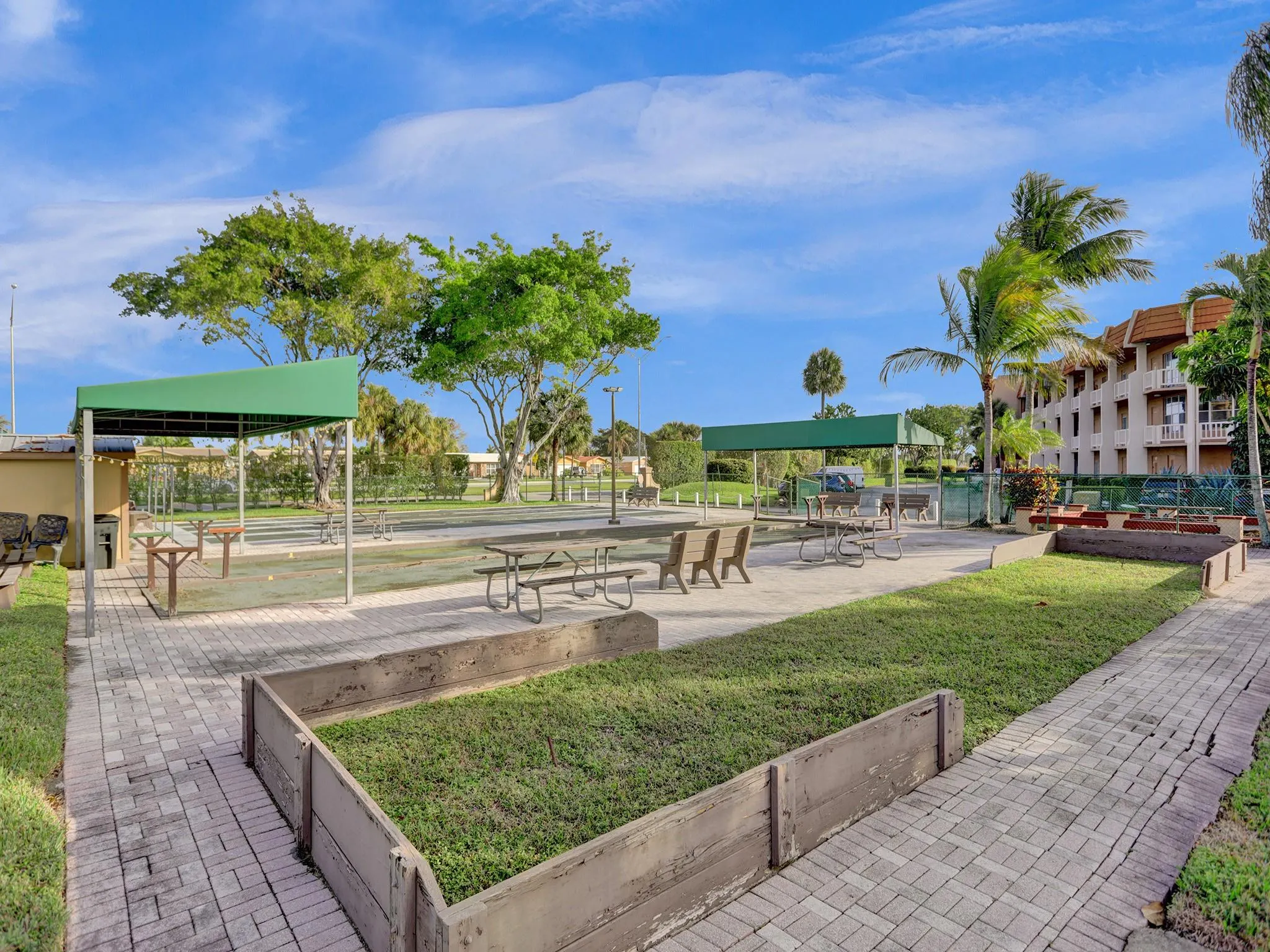 6870 Royal Palm Blvd, #310M
