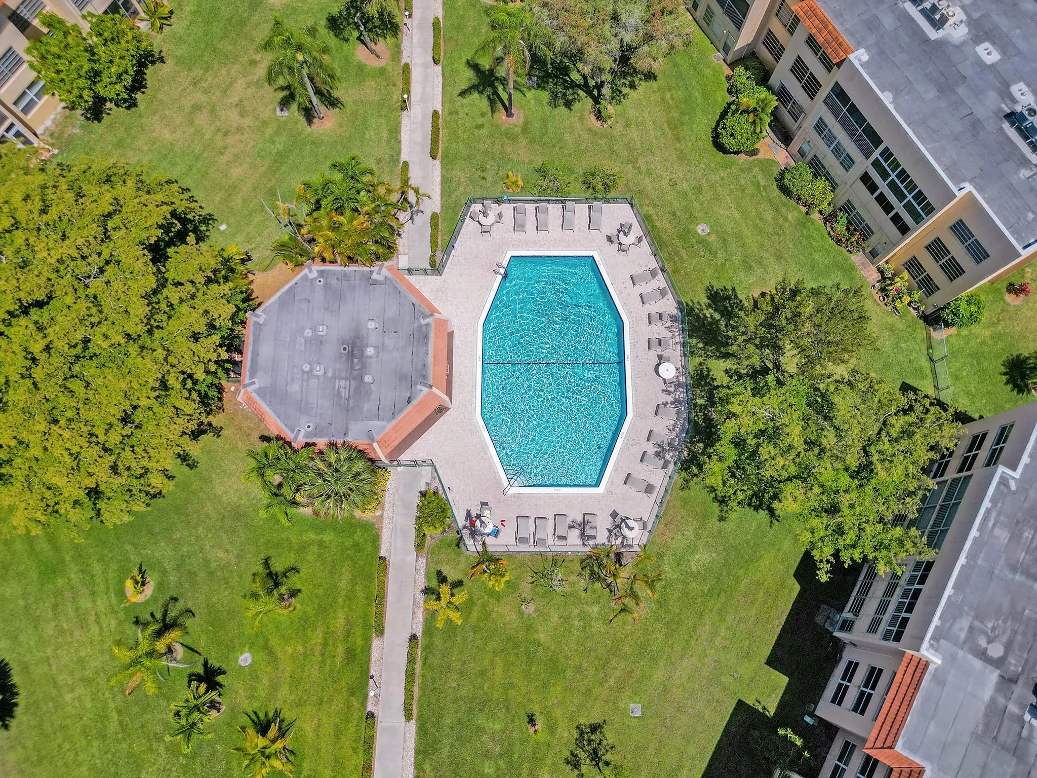 6870 Royal Palm Blvd, #310M