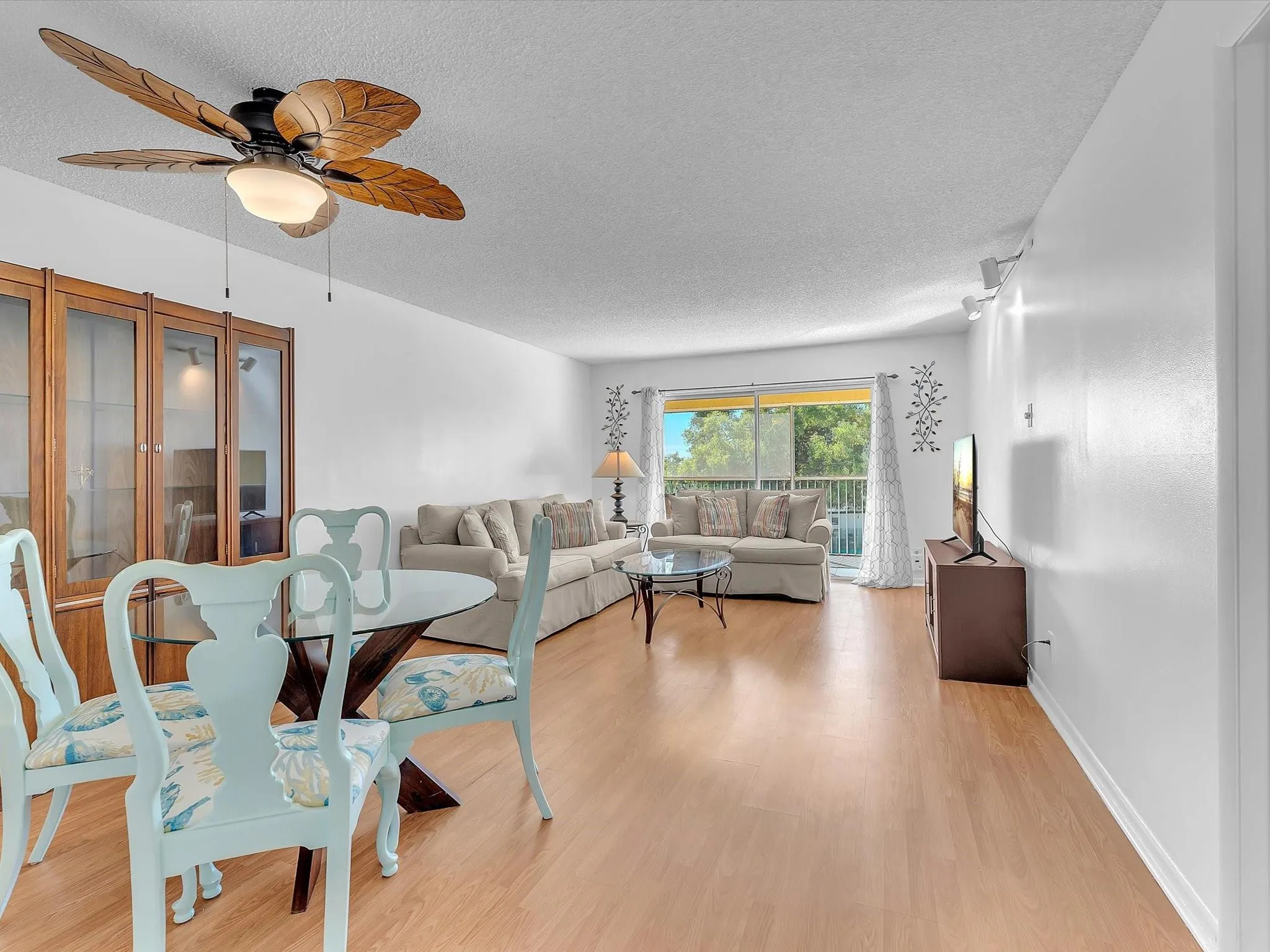 6870 Royal Palm Blvd, #310M