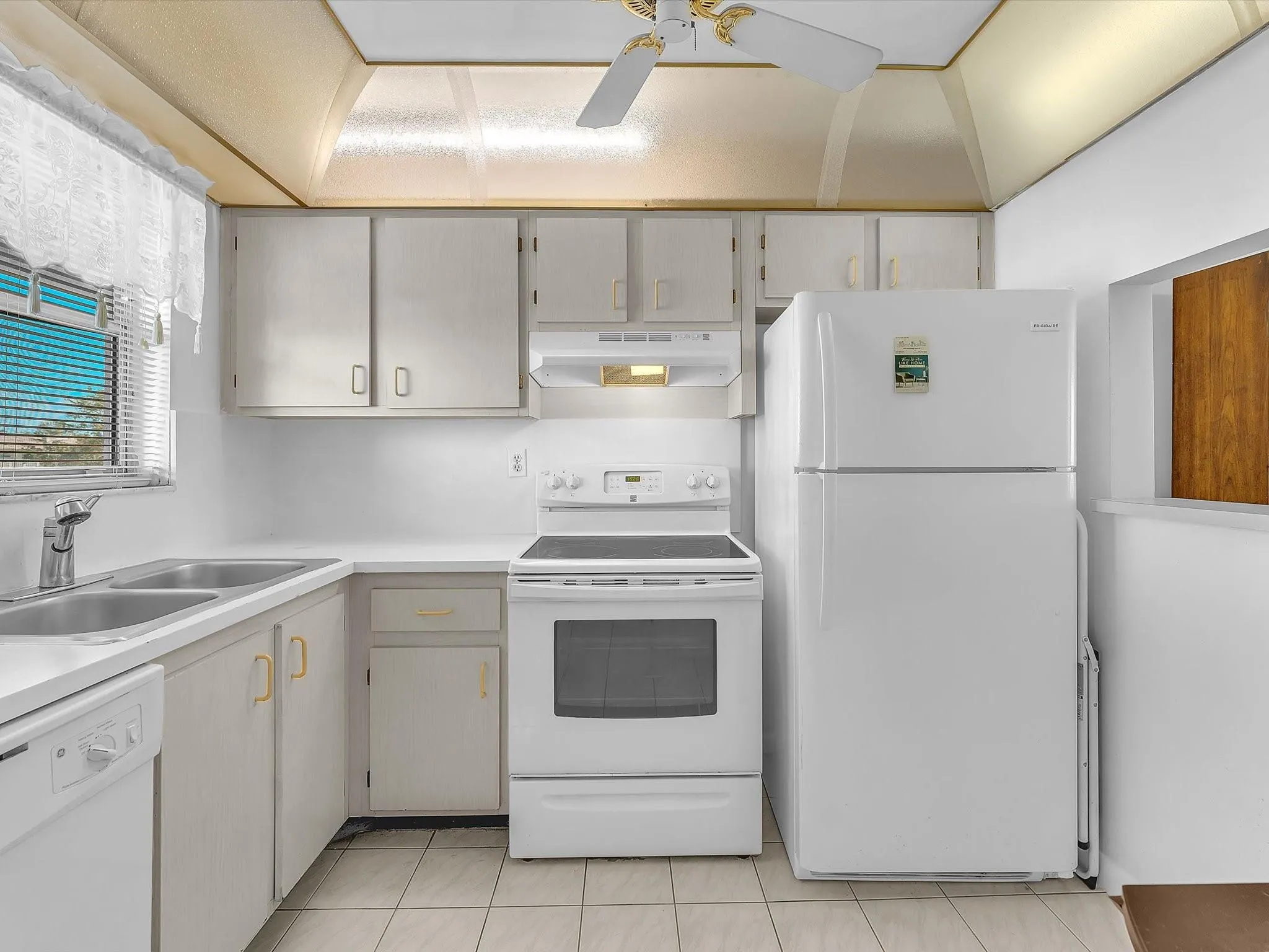 6870 Royal Palm Blvd, #310M