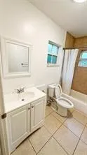 1136 NW 5th Ct