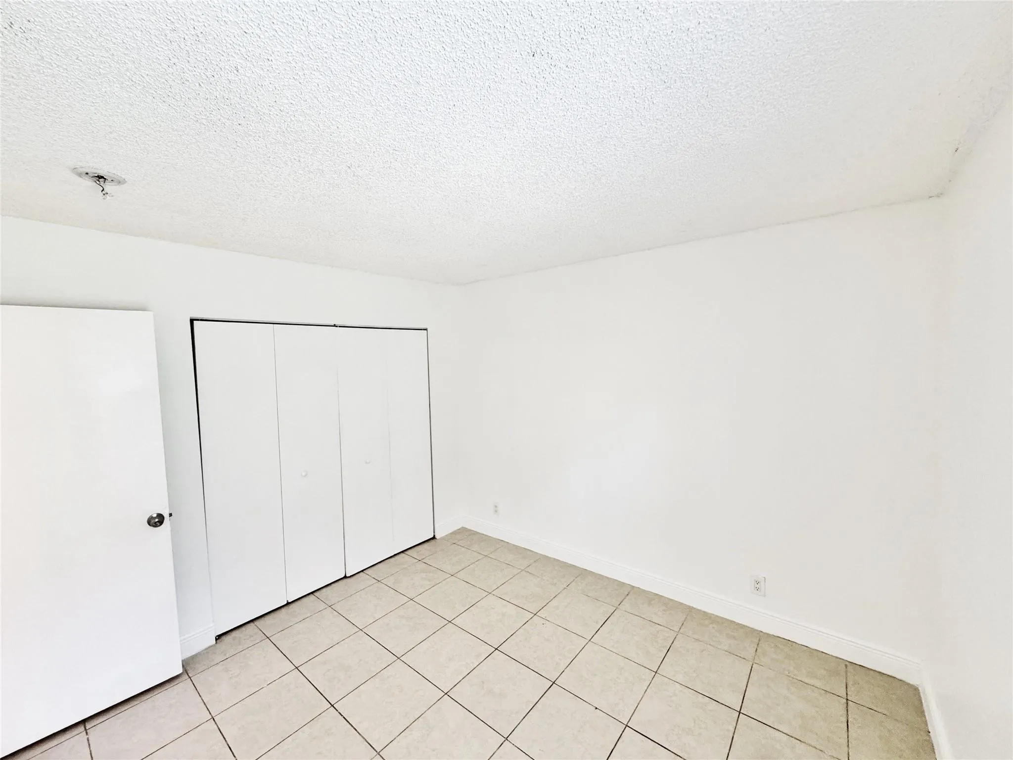1136 NW 5th Ct