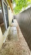 1136 NW 5th Ct