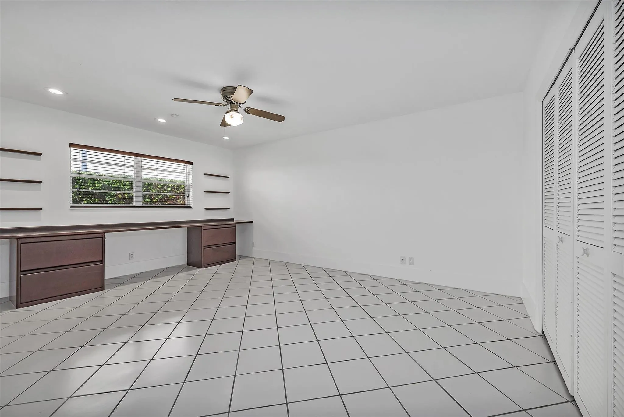 2427 Sea Island Dr