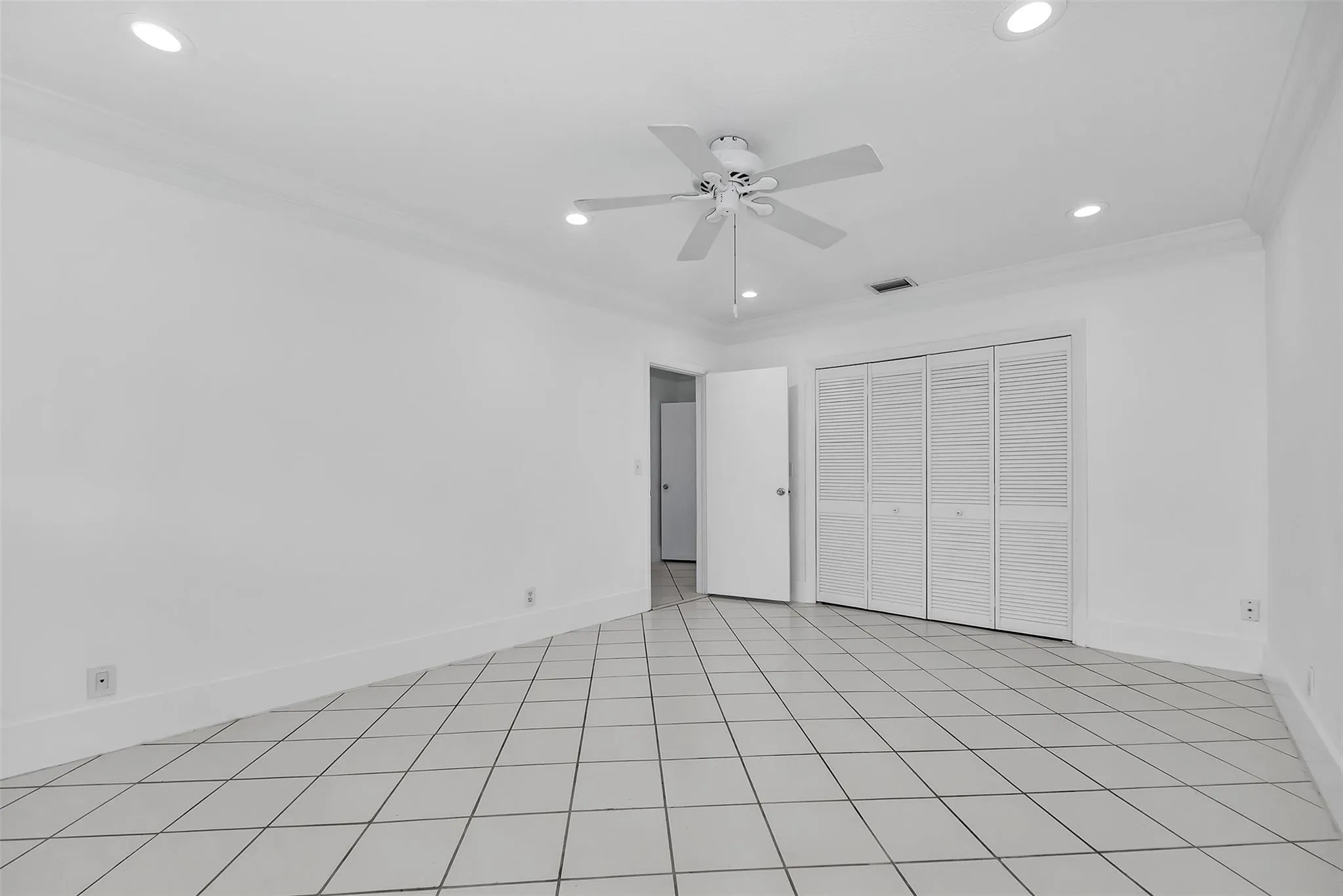 2427 Sea Island Dr