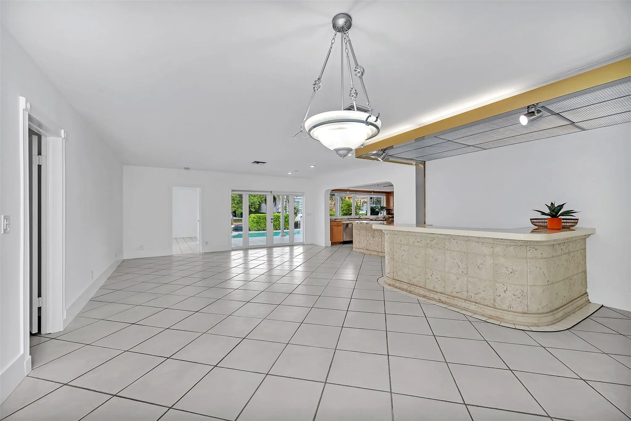 2427 Sea Island Dr