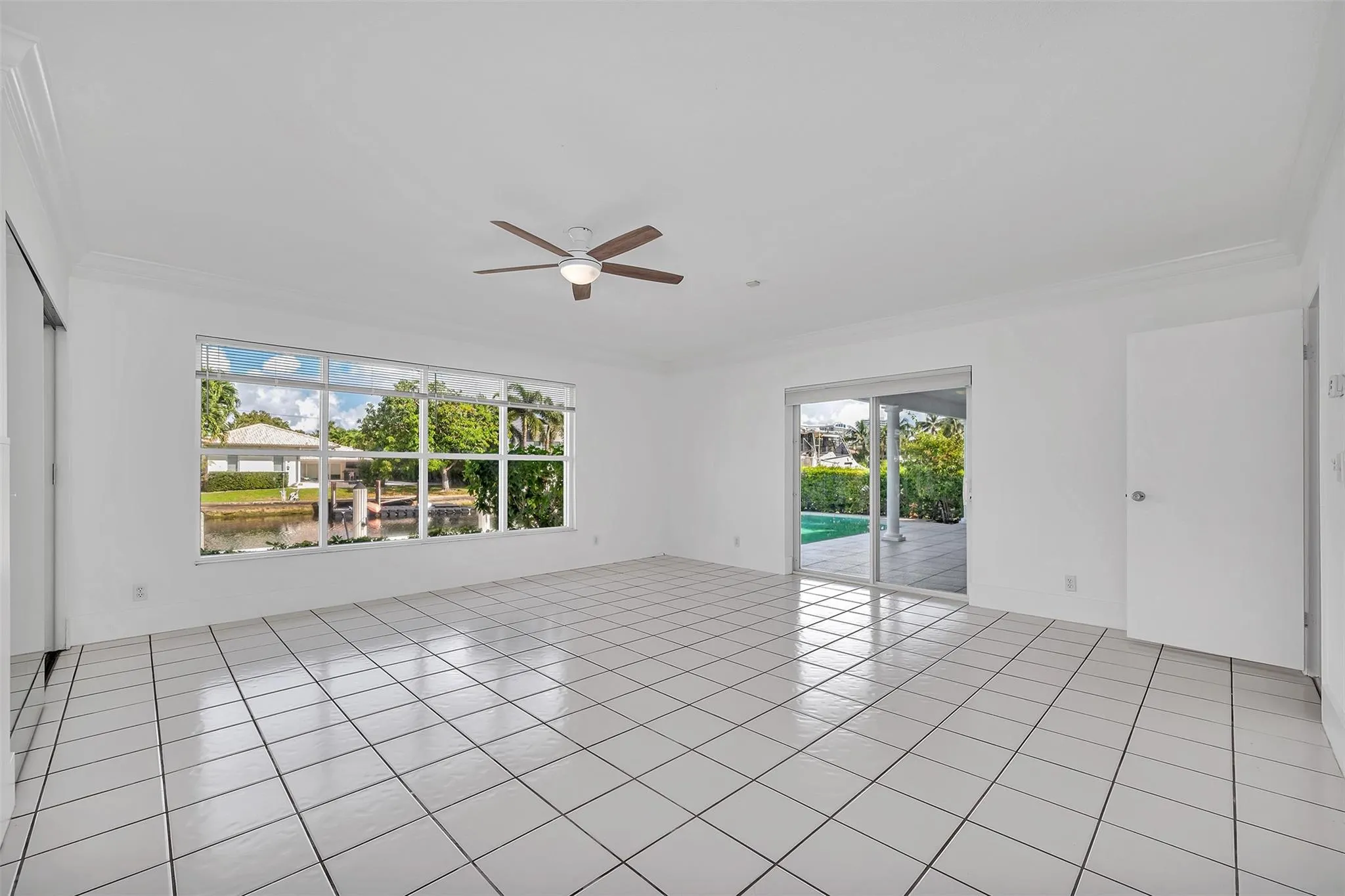 2427 Sea Island Dr