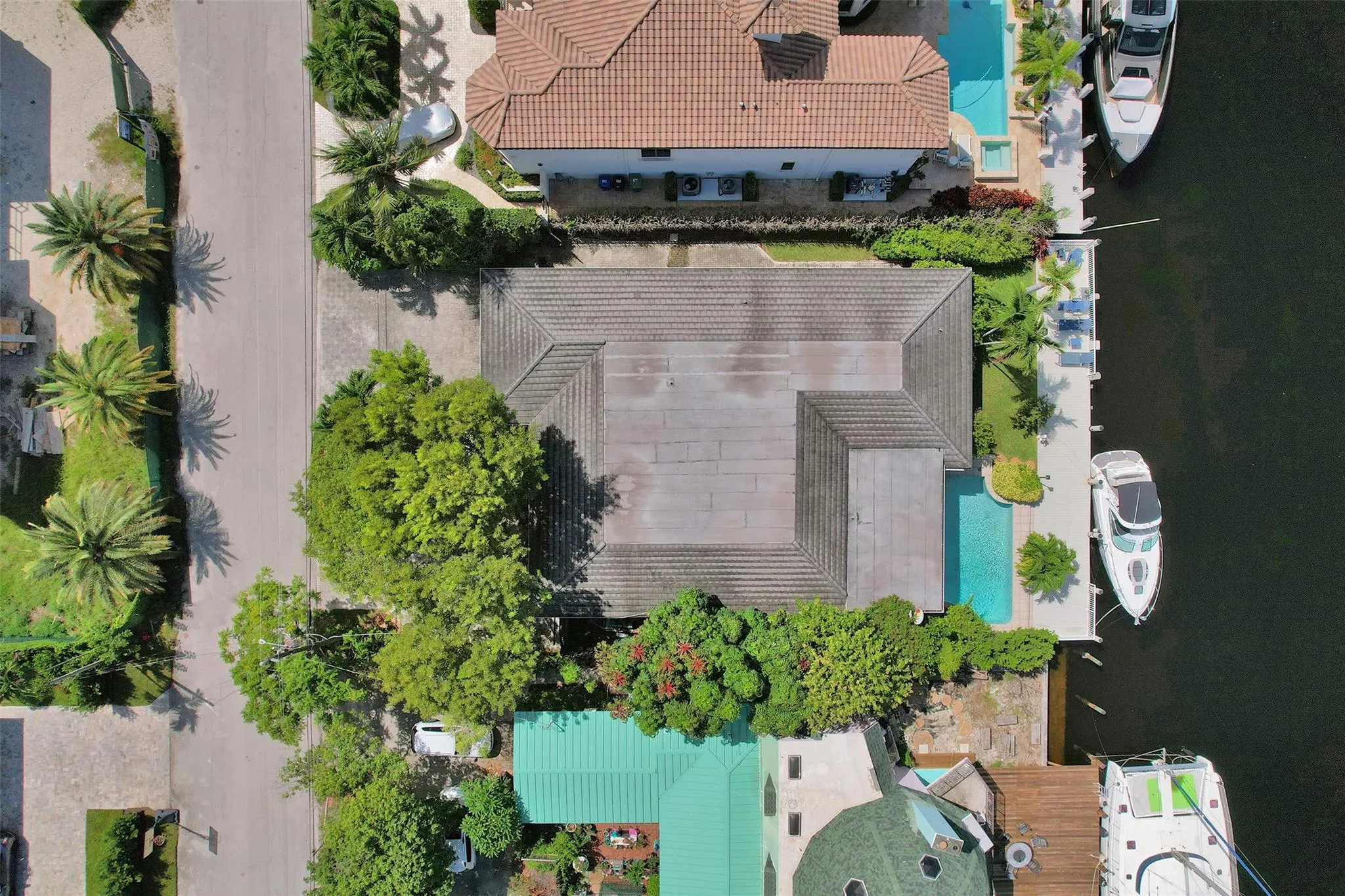 2427 Sea Island Dr