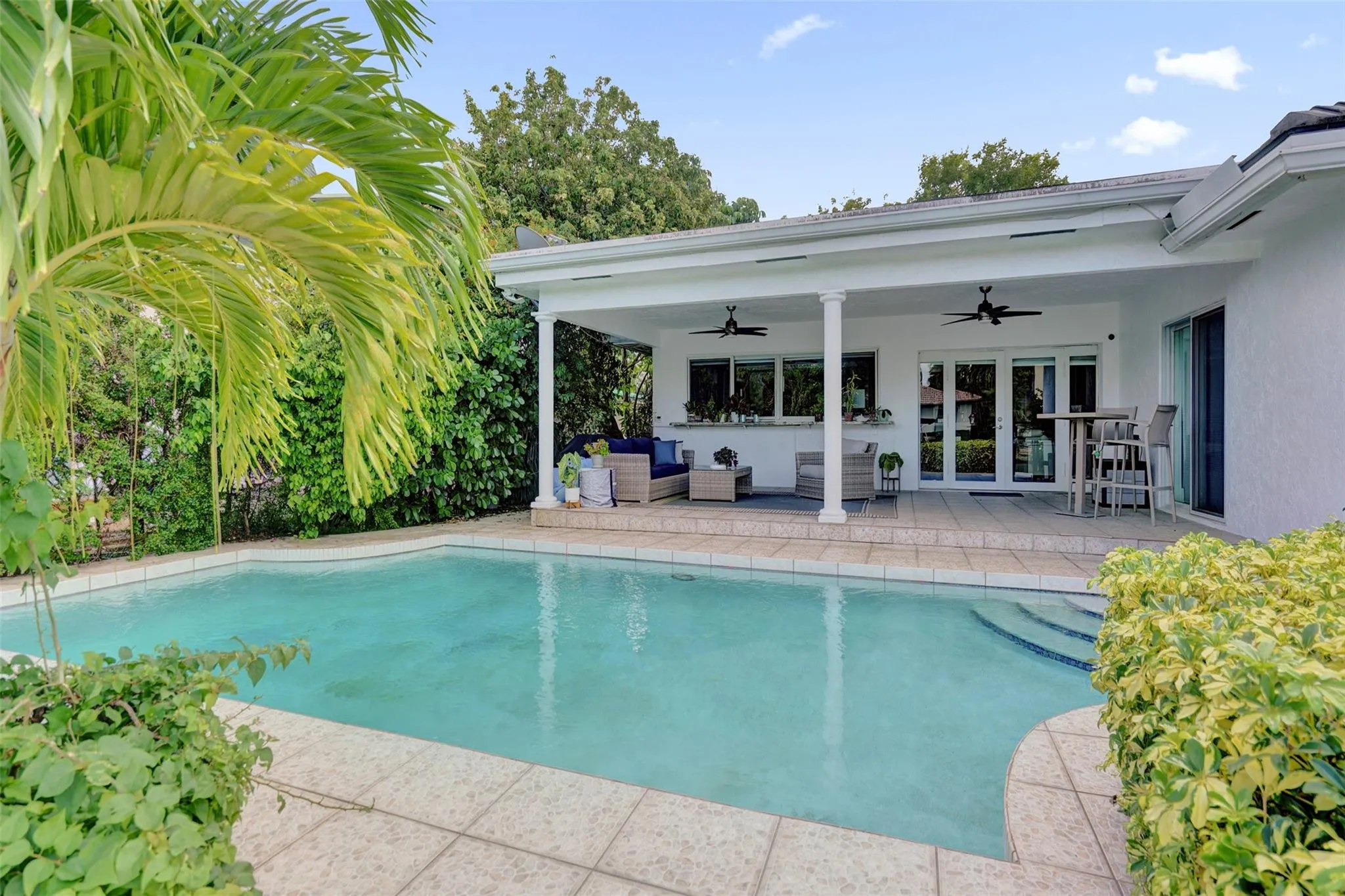 2427 Sea Island Dr