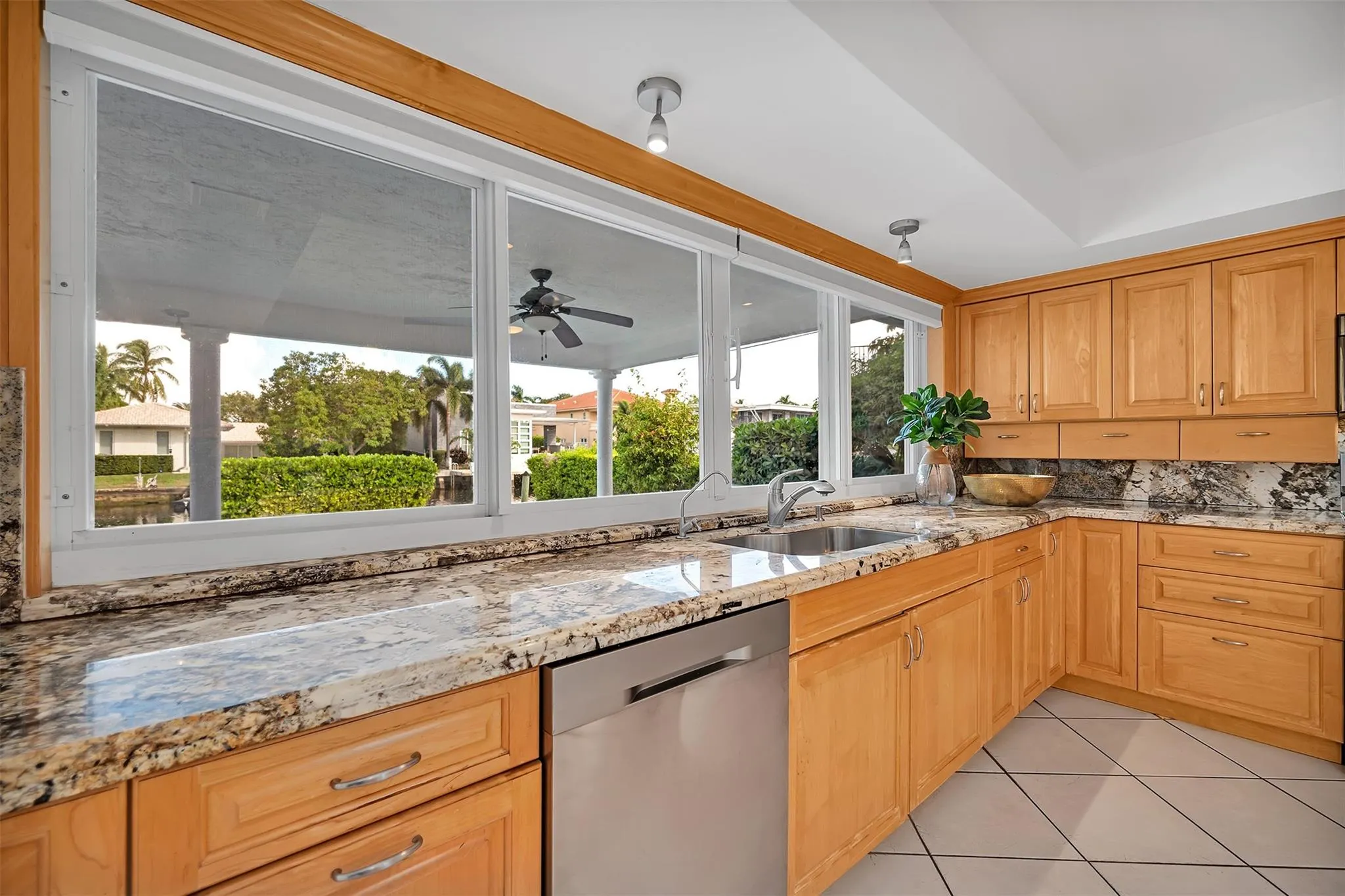 2427 Sea Island Dr