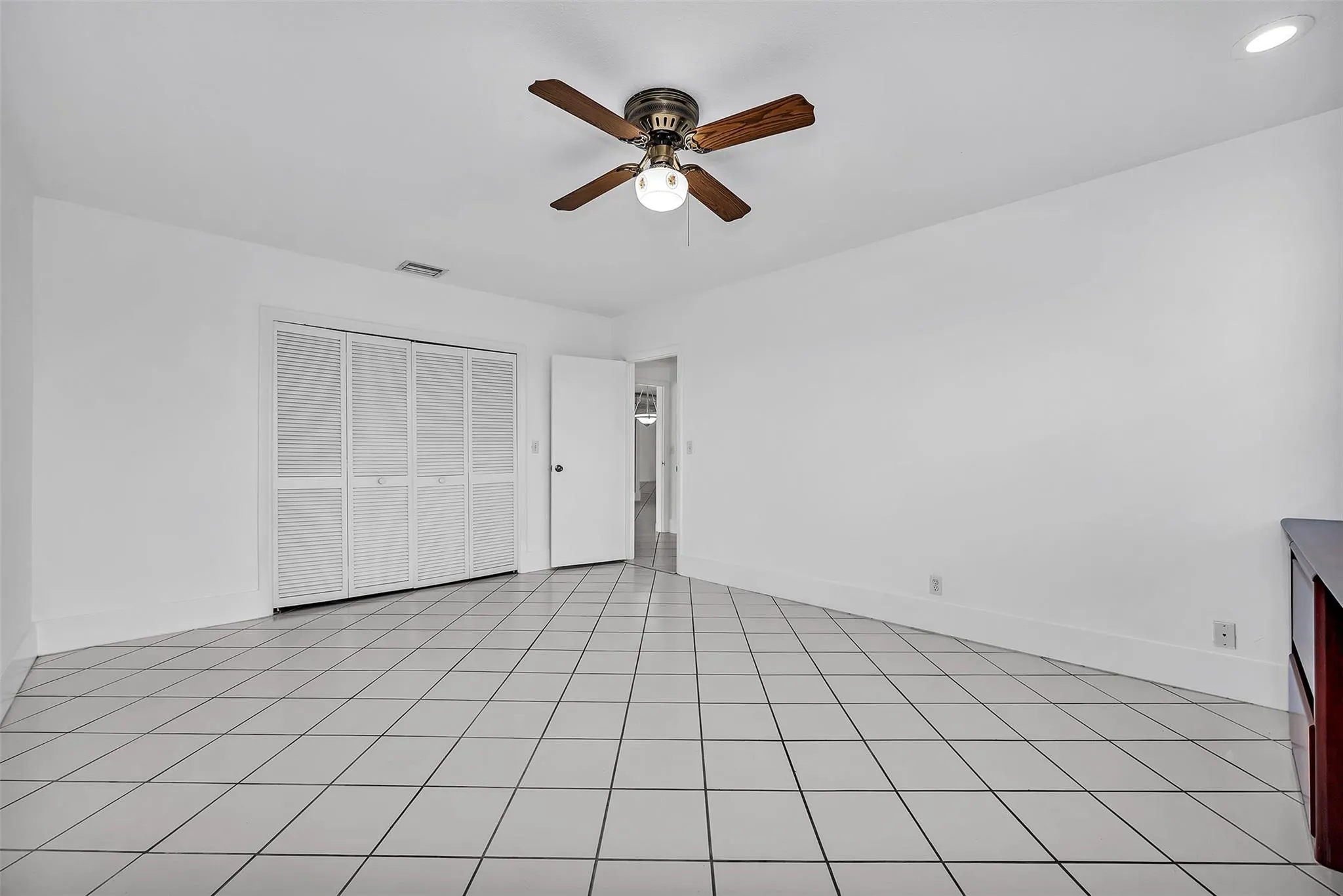 2427 Sea Island Dr