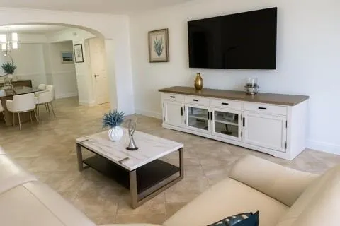 801 S Ocean Drive, #206