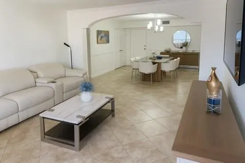801 S Ocean Drive, #206