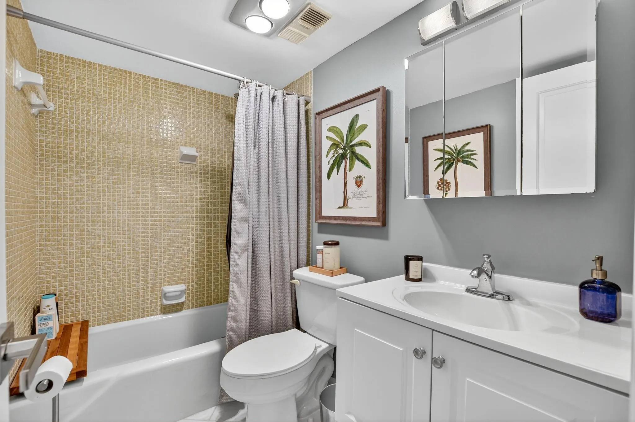 1537 E Hillsboro Blvd, #138