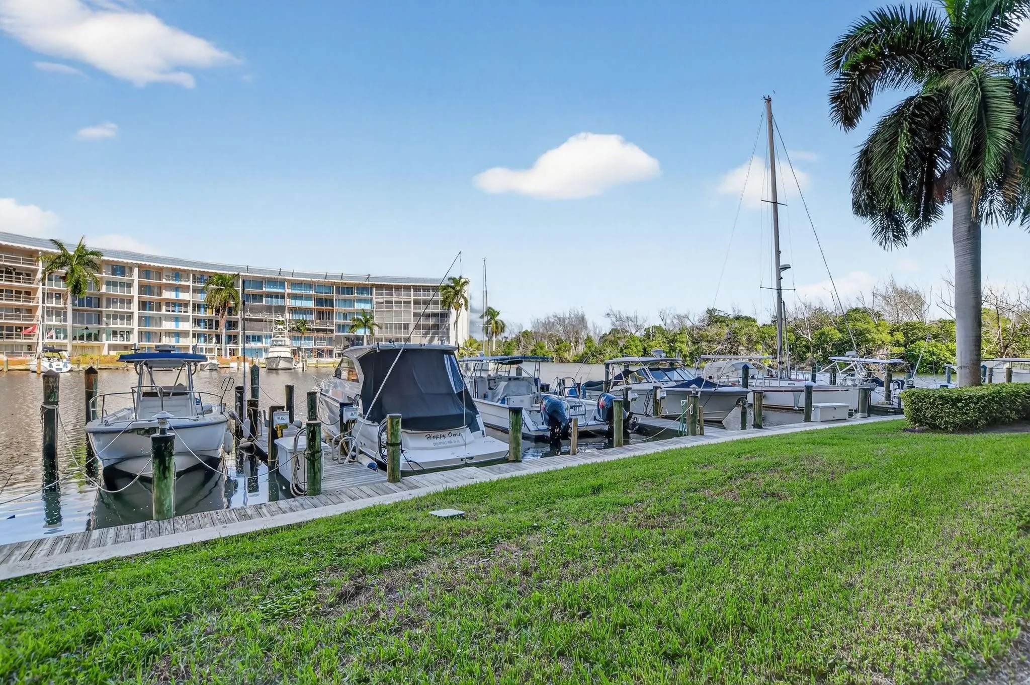 1537 E Hillsboro Blvd, #138