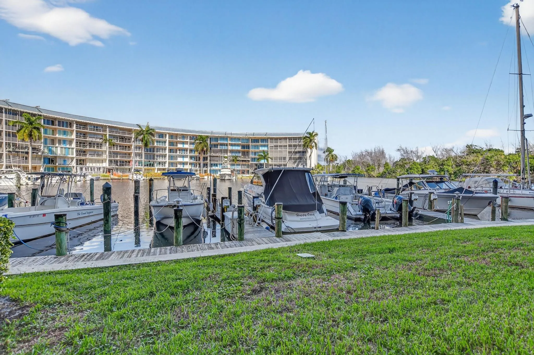 1537 E Hillsboro Blvd, #138