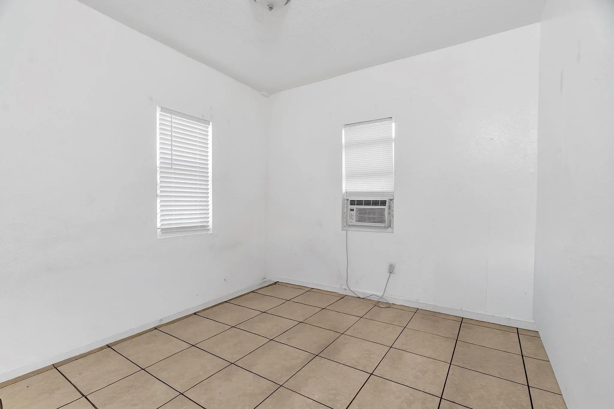 632-634 NW 14th Ter