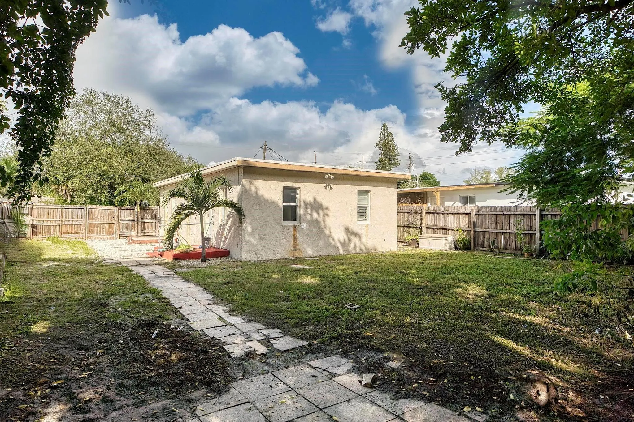 632-634 NW 14th Ter