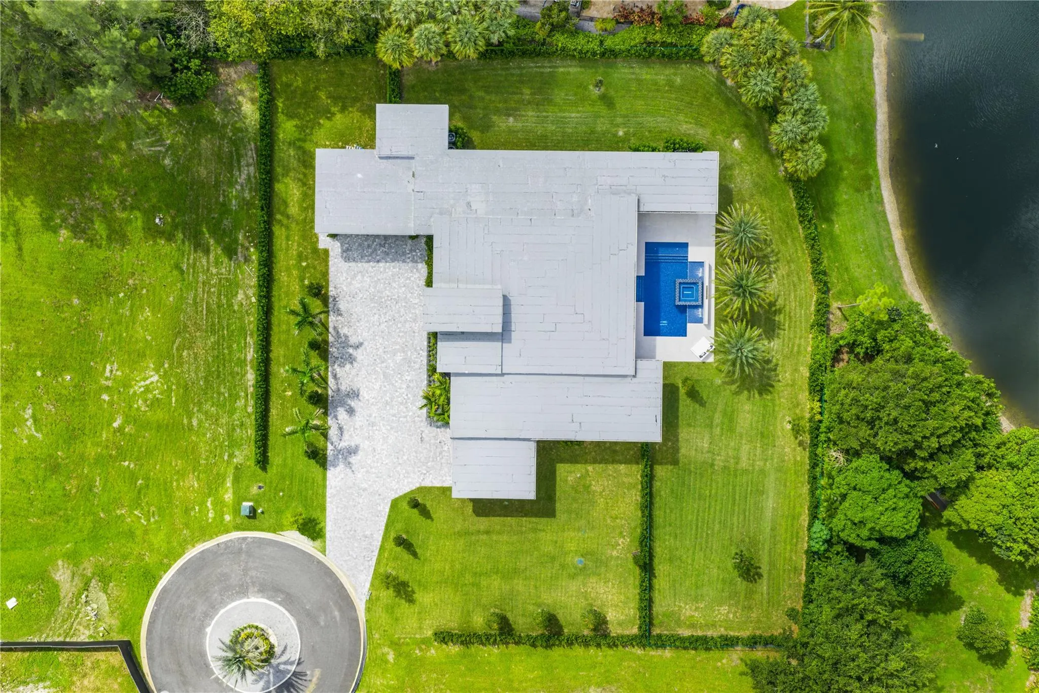 8795 Valencia Ct
