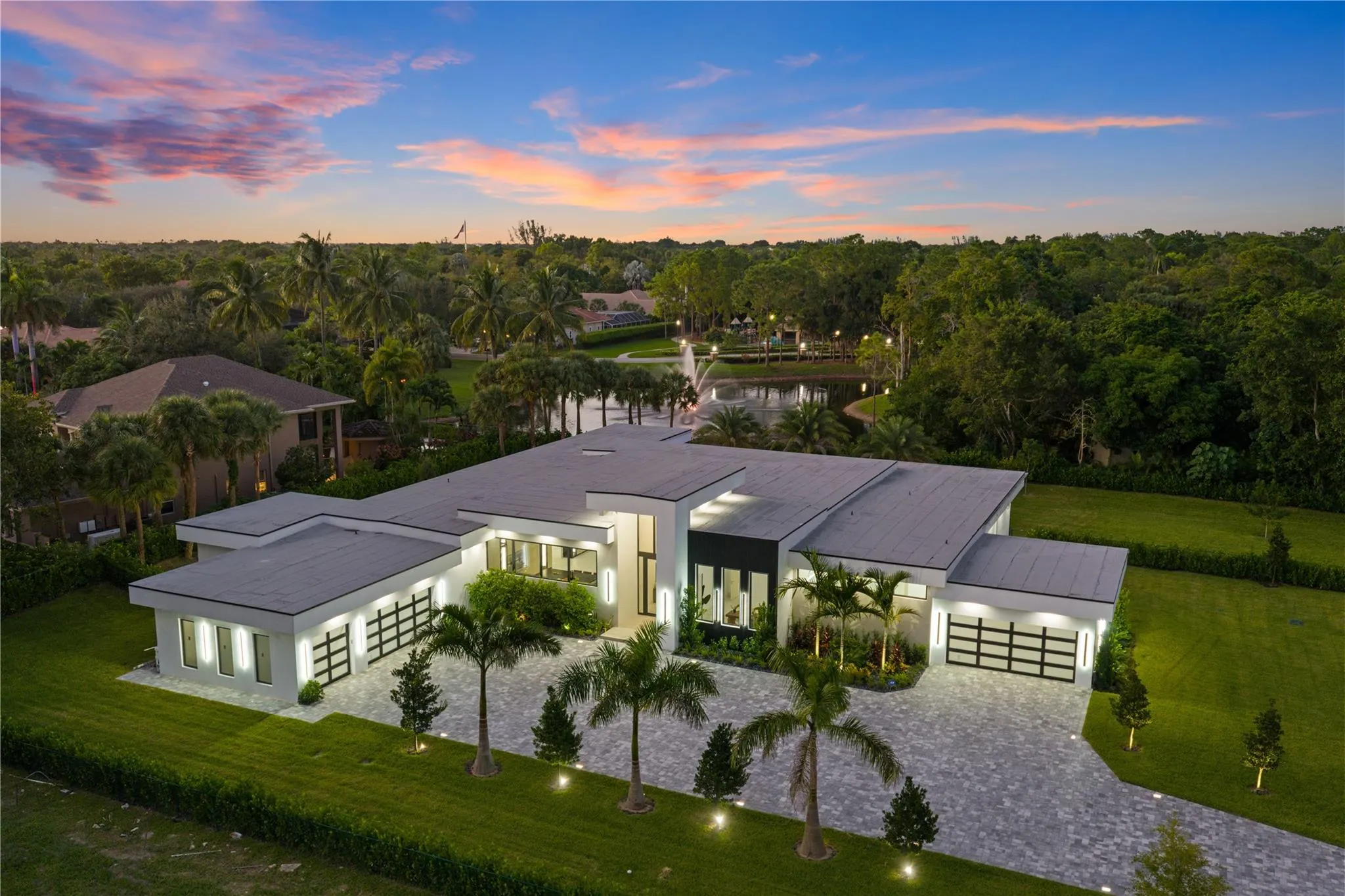 8795 Valencia Ct